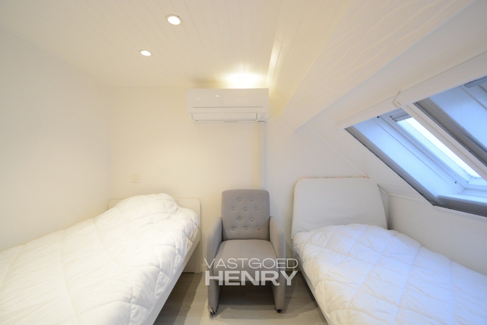 Privé duplex appartement met groot terras te huur foto 23