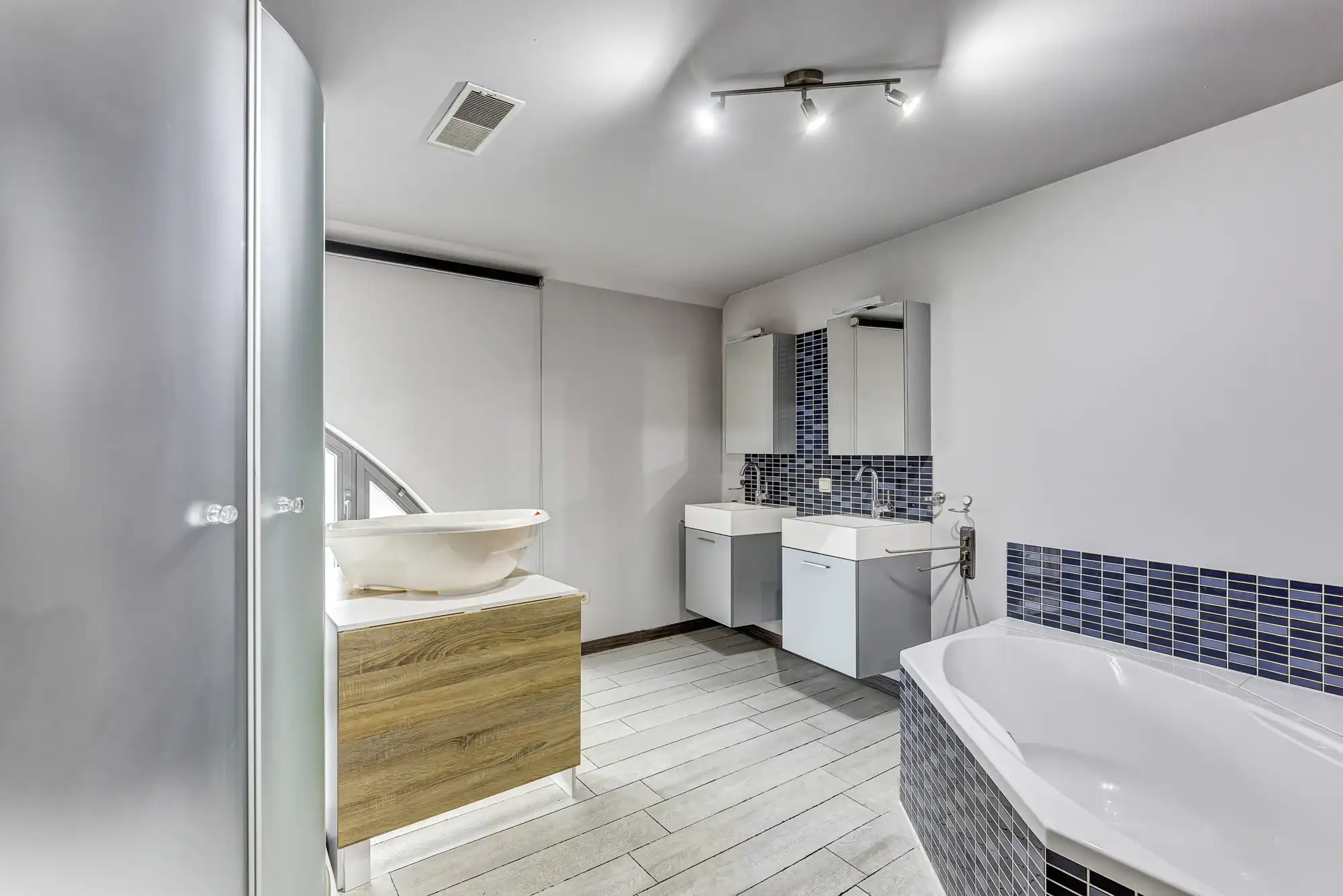 Woonst met 4 slpks en verwarmd zwembad in Erembodegem foto 25