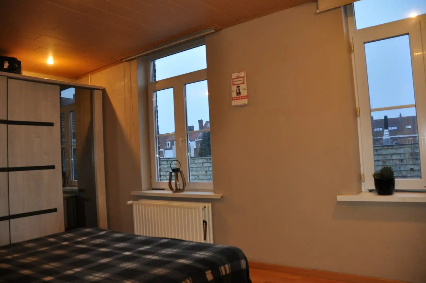 Gezellige rijwoning in het centrum van Izegem - drie slaapkamers - aankoop garagebox mogelijk. foto 10