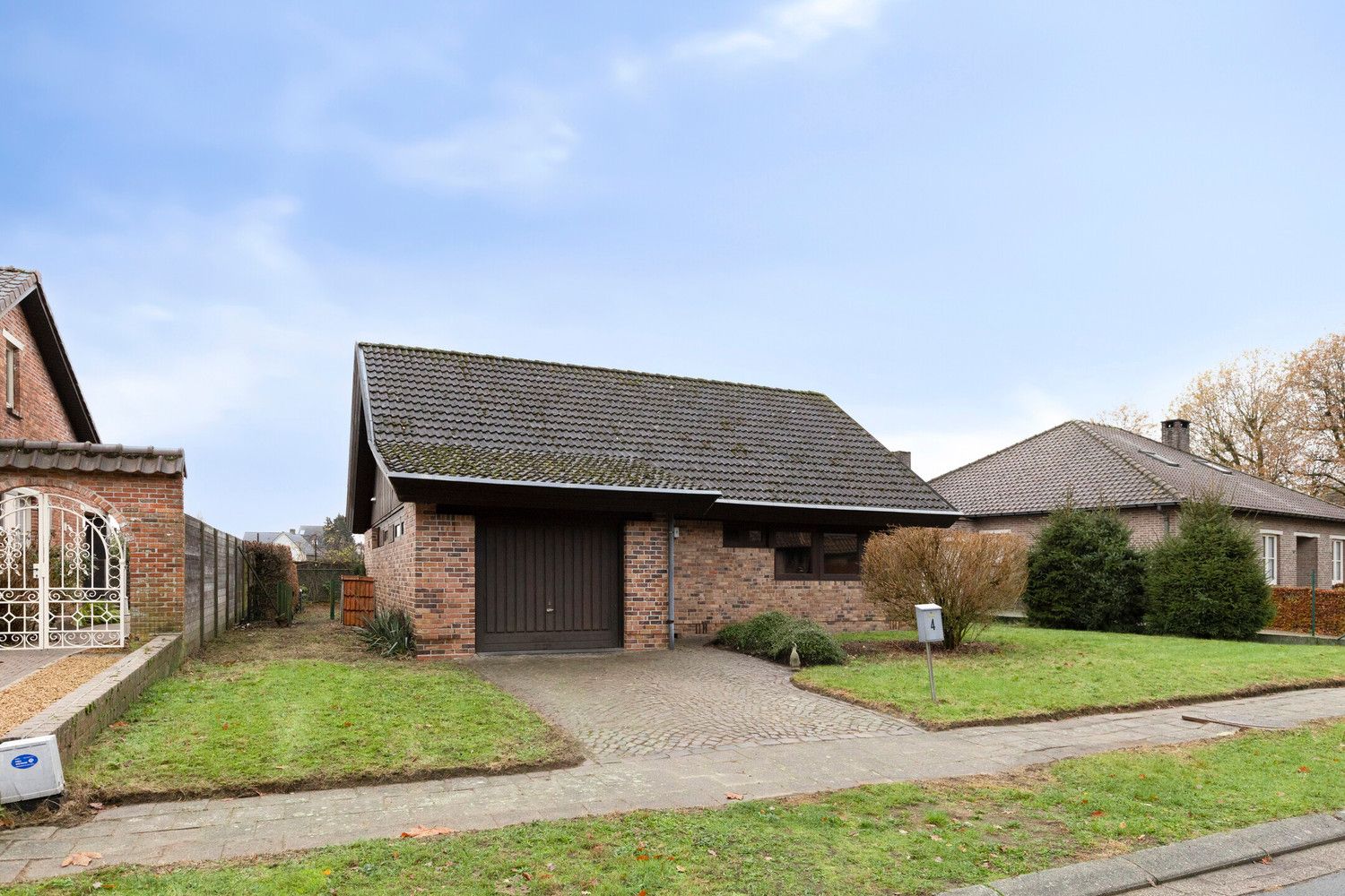 Rustig gelegen te renoveren OB met 3 slks en garage op 612m2! foto 2