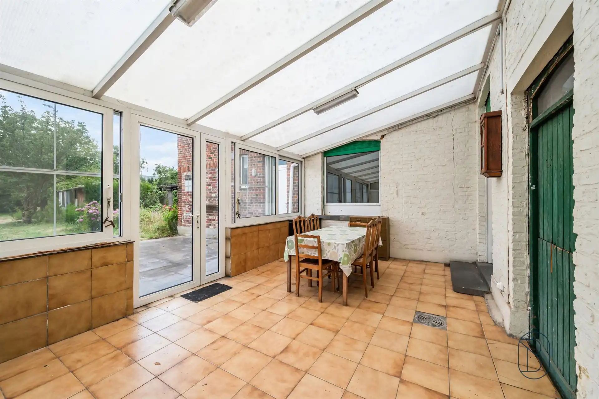 Gezinswoning met 6 slpk, ruime tuin en atelier in Wevelgem foto 6