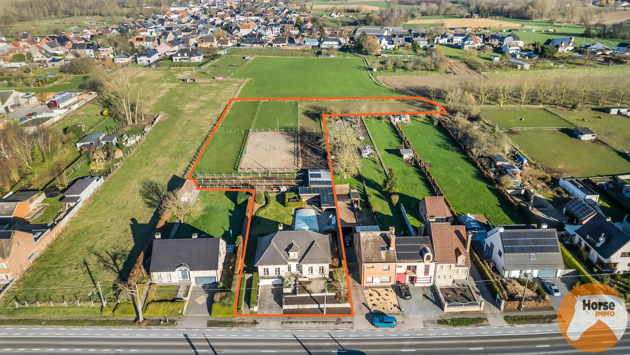 HAALTERT - Exclusieve villa op een perceel van ca. 7.500 m²  foto {{pictureIndex}}