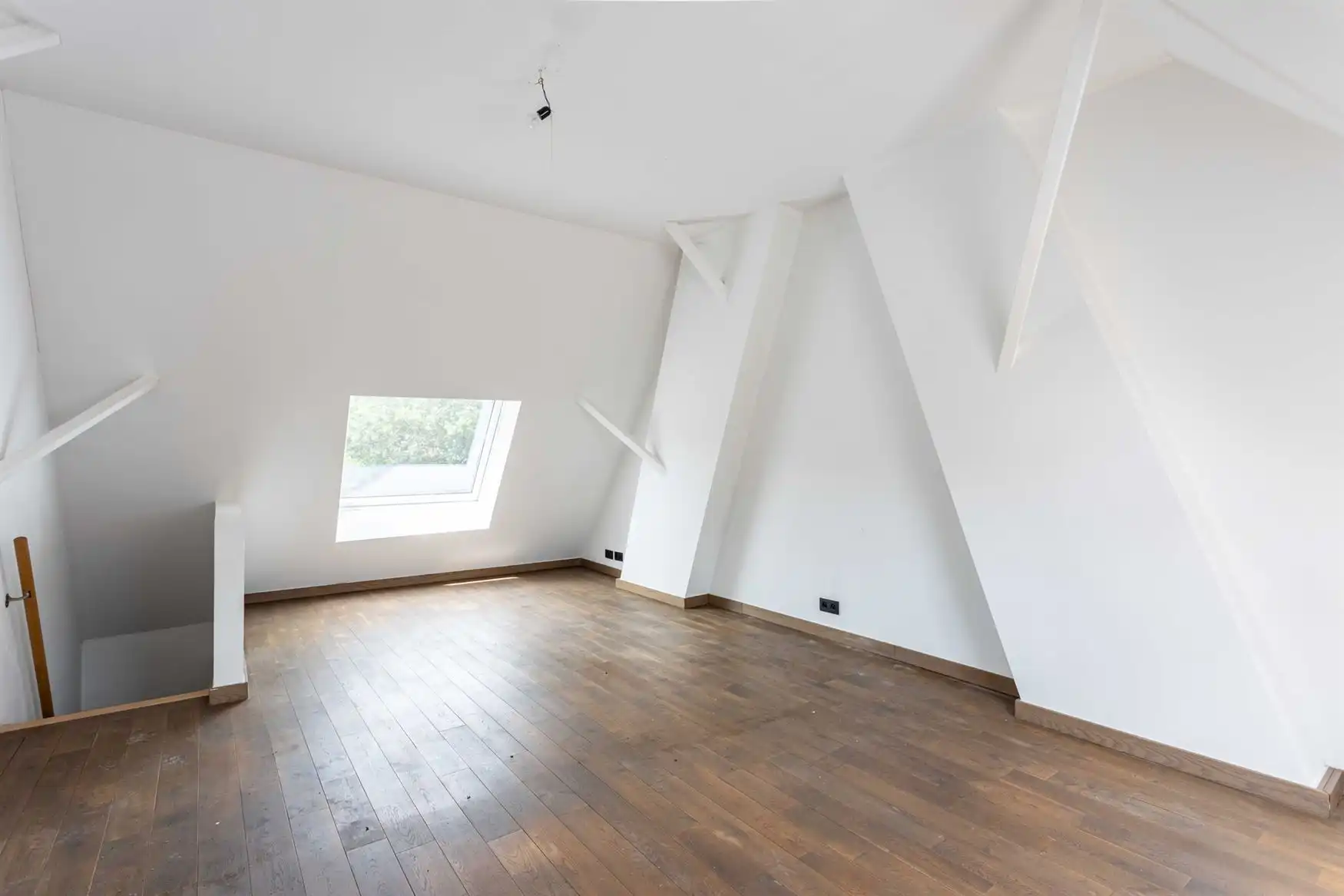 Instapklare stadswoning met terras nabij de Coupure foto 9