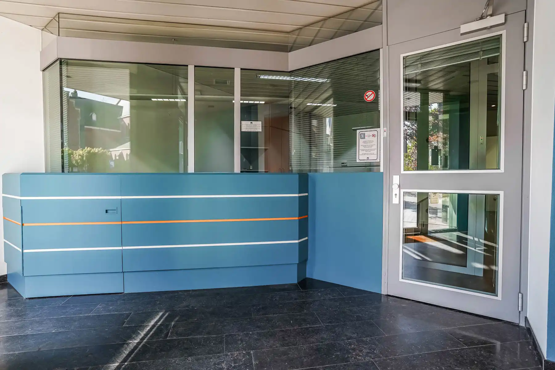 Commercieel gelijkvloers in het hart van Breendonk! foto 2