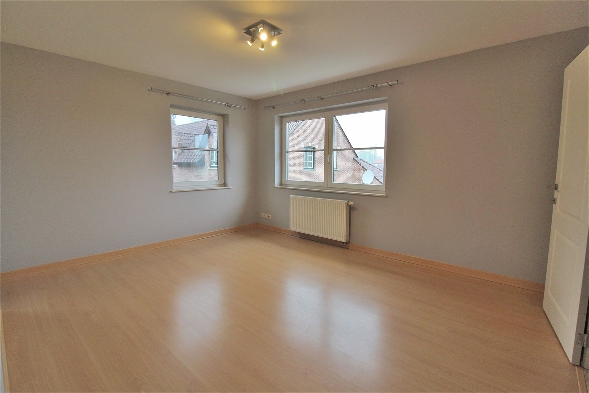 Rustig gelegen villa met ruime tuin foto 16