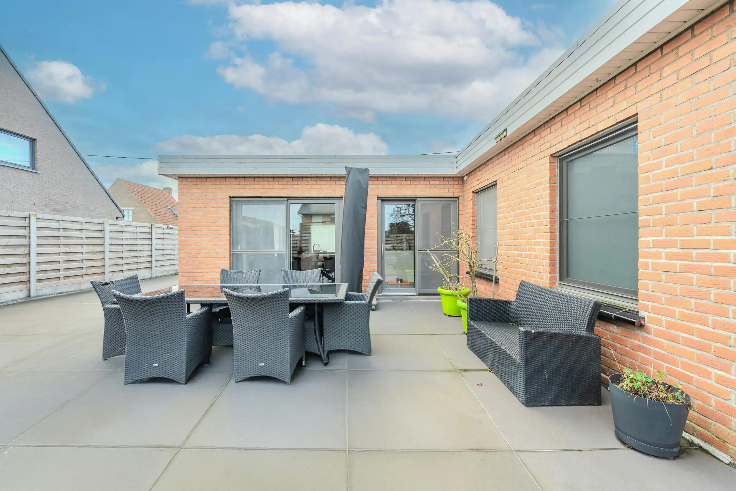 Volledig gerenoveerde bungalow met 3 slaapkamers te Westende! foto 8