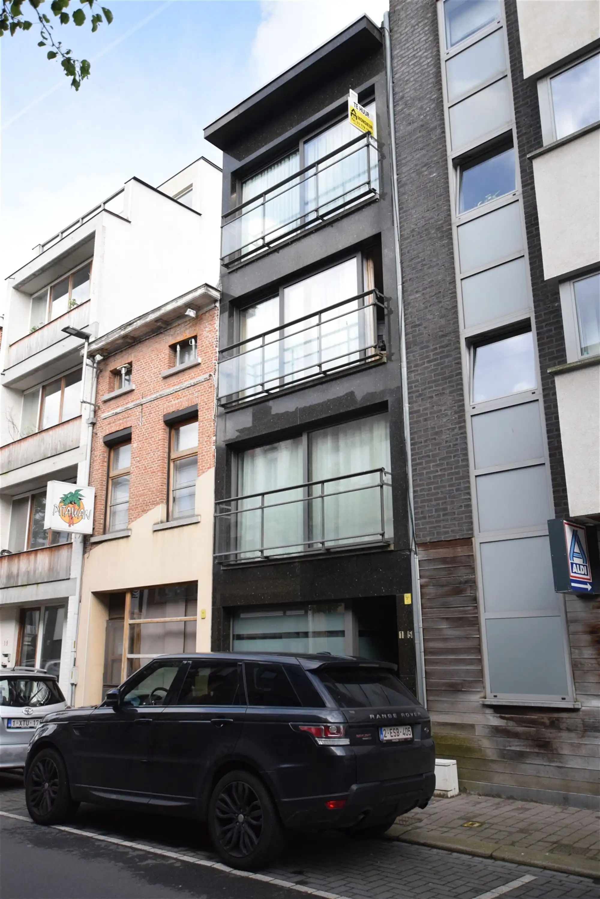 Centraal gelegen appartement met terras foto {{pictureIndex}}