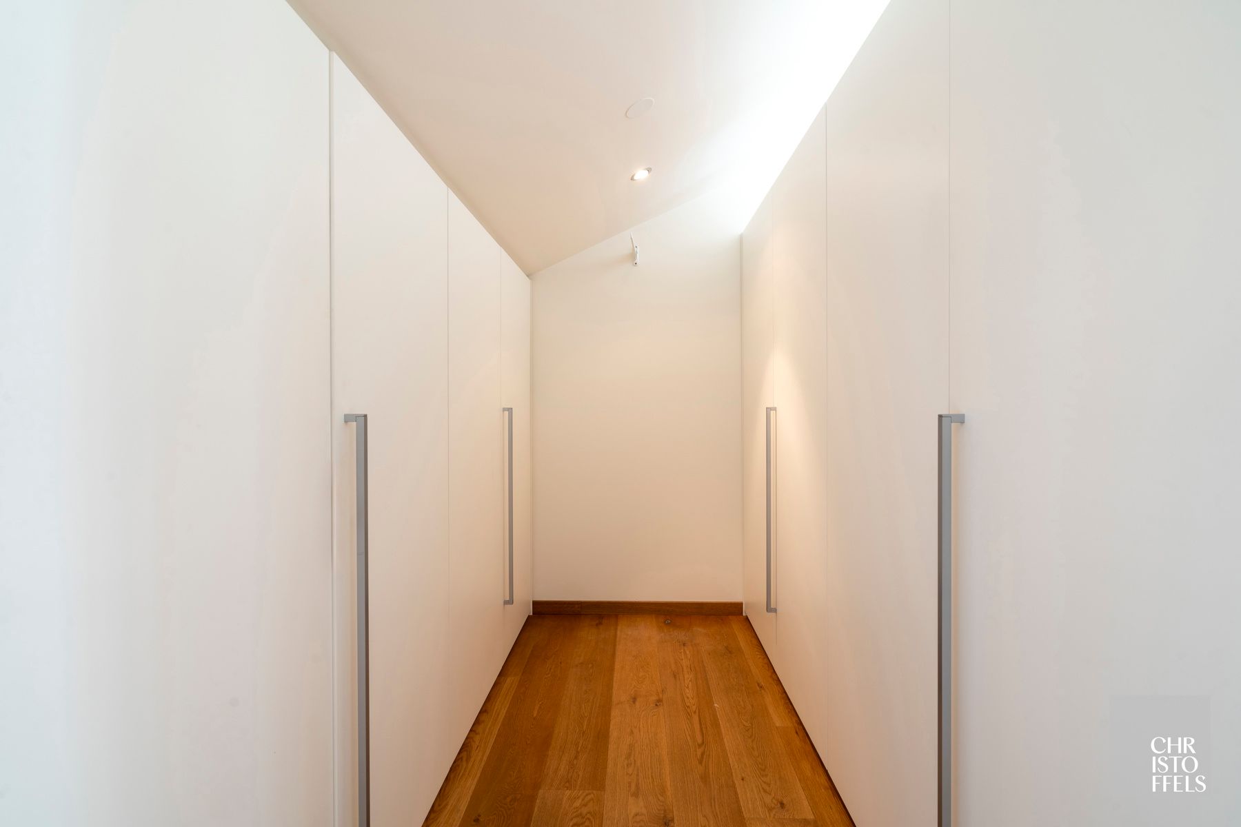 Villa (336m²) met 3 slaapkamers en een zwemvijver op een perceel van 1.219m²!  foto 16