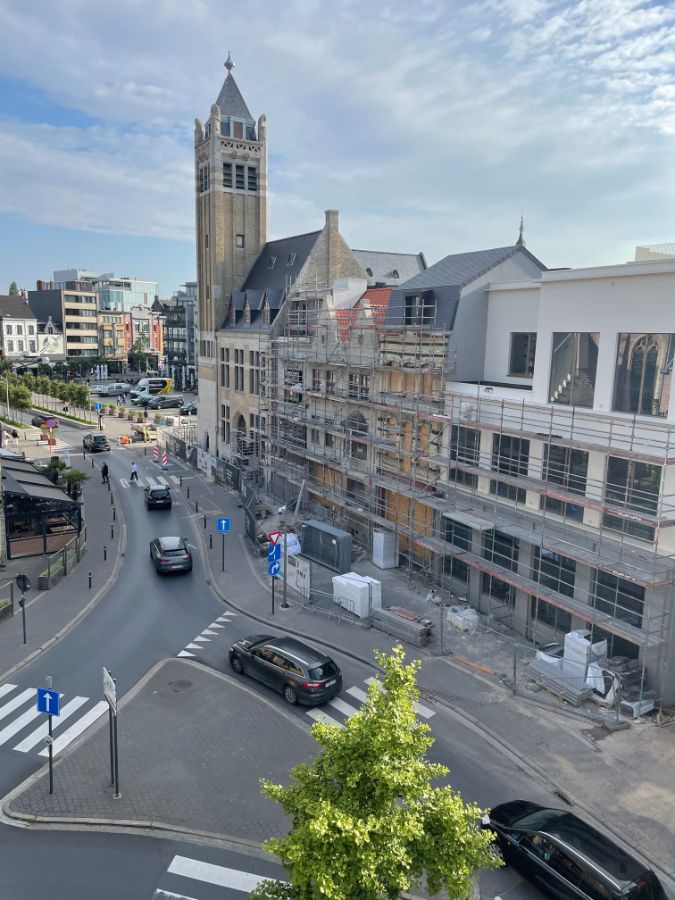 2 slaapkamer appartement met terras foto 11