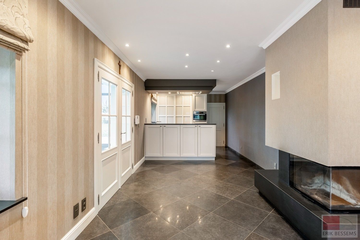 Deze ruime landelijk gelegen woning, met een woonoppervlakte van circa 287 m² en gelegen op een perceel van 3969 m², is voorzien van alle moderne comfort. foto 7