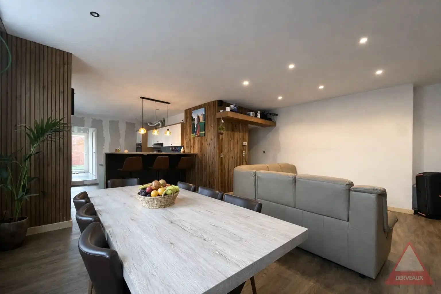 Beveren – Volledig gerenoveerde & instapklare woning met 4 slaapkamers & garage foto 5