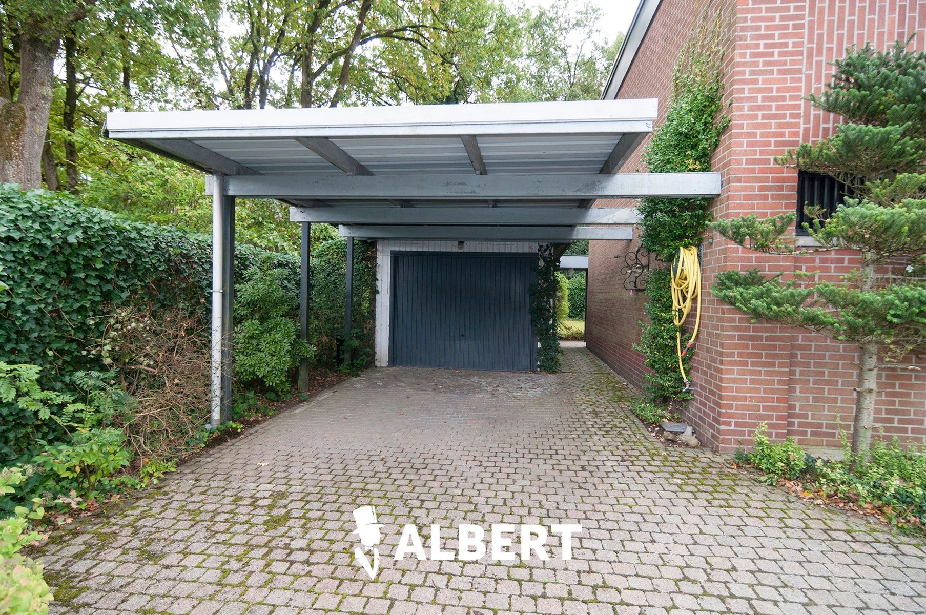 Leuke woning op toplocatie met mooie tuin en 4 slaapkamers! foto 28