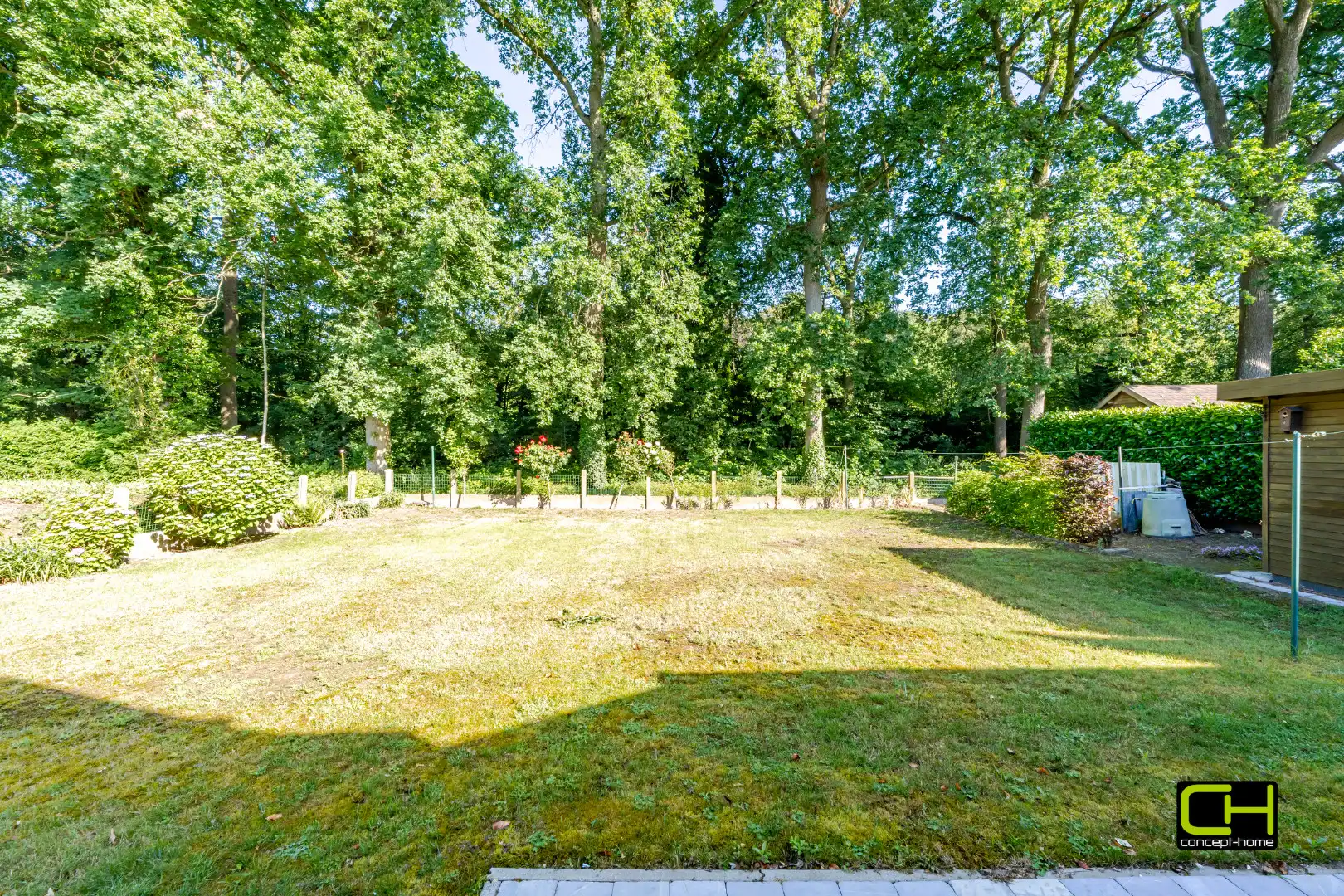 Knusse bungalow op een mooi perceel grond, rustig gelegen met zicht op groen. foto 6