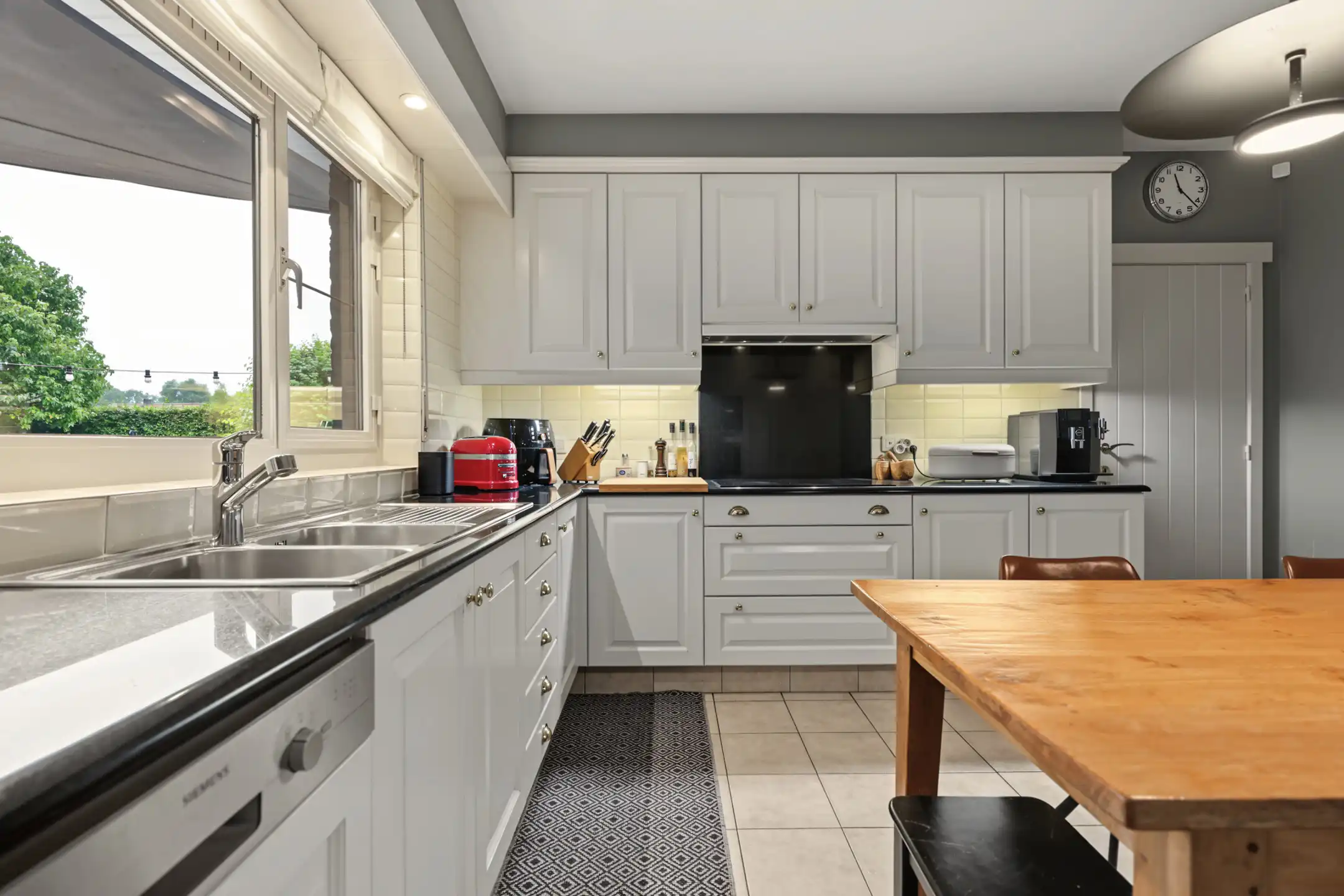 Ruime woning in rustige omgeving met tal van mogelijkheden foto 8