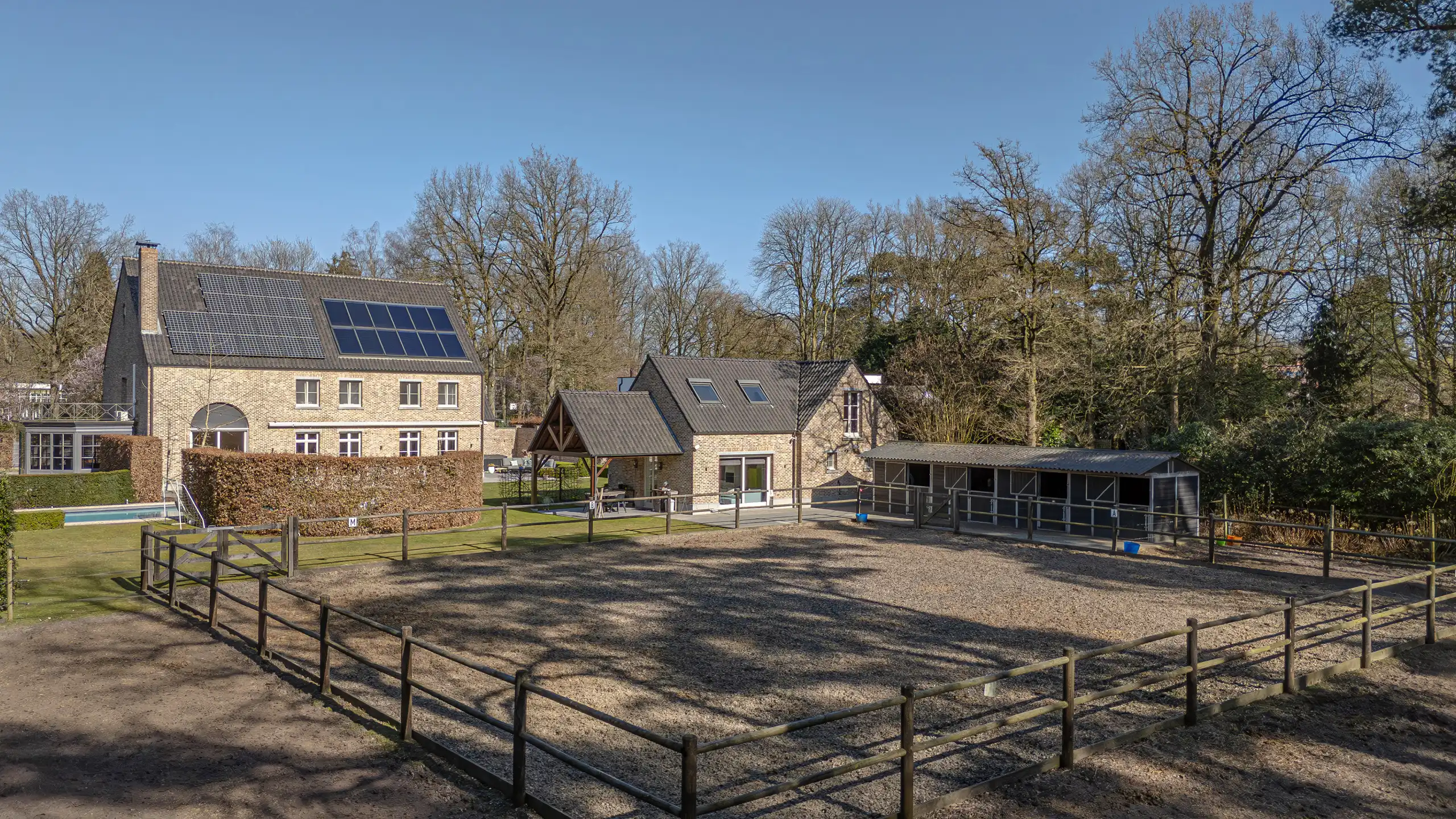 Topvilla met paardenaccomodatie, infinity-pool en 2e woning! foto 60