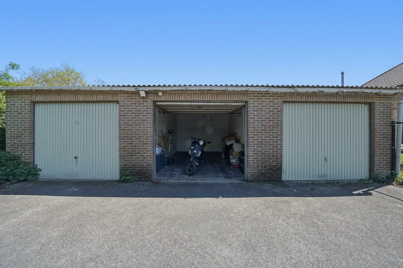 Garagebox in centrum Oudenburg foto 2
