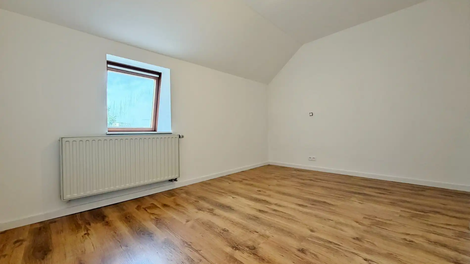 Charmante opgefriste woning met gezellige tuin en terras foto 10