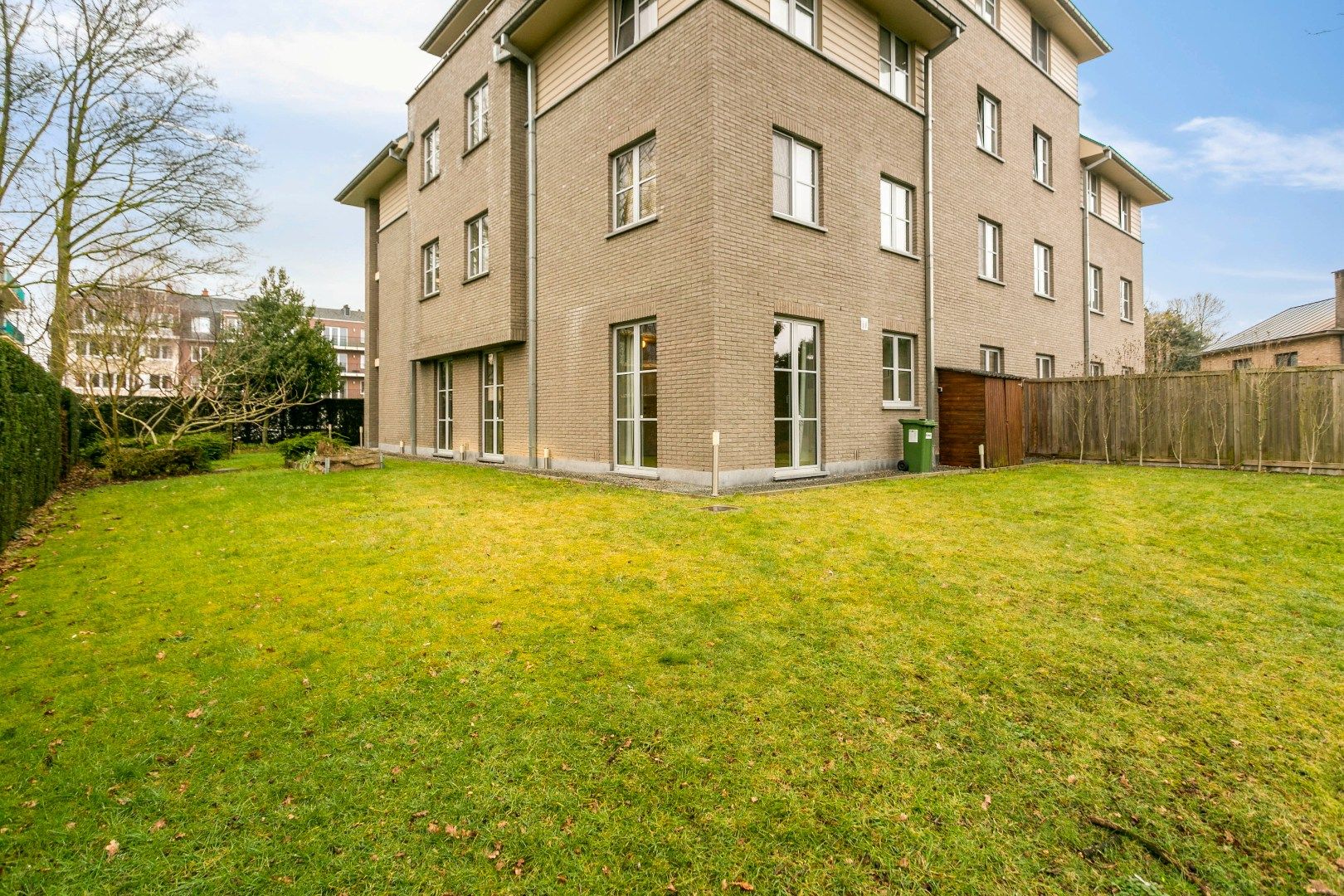 Prachtig gelijkvloers  3 slaapkamer appartement met tuin van 389m2 foto 13