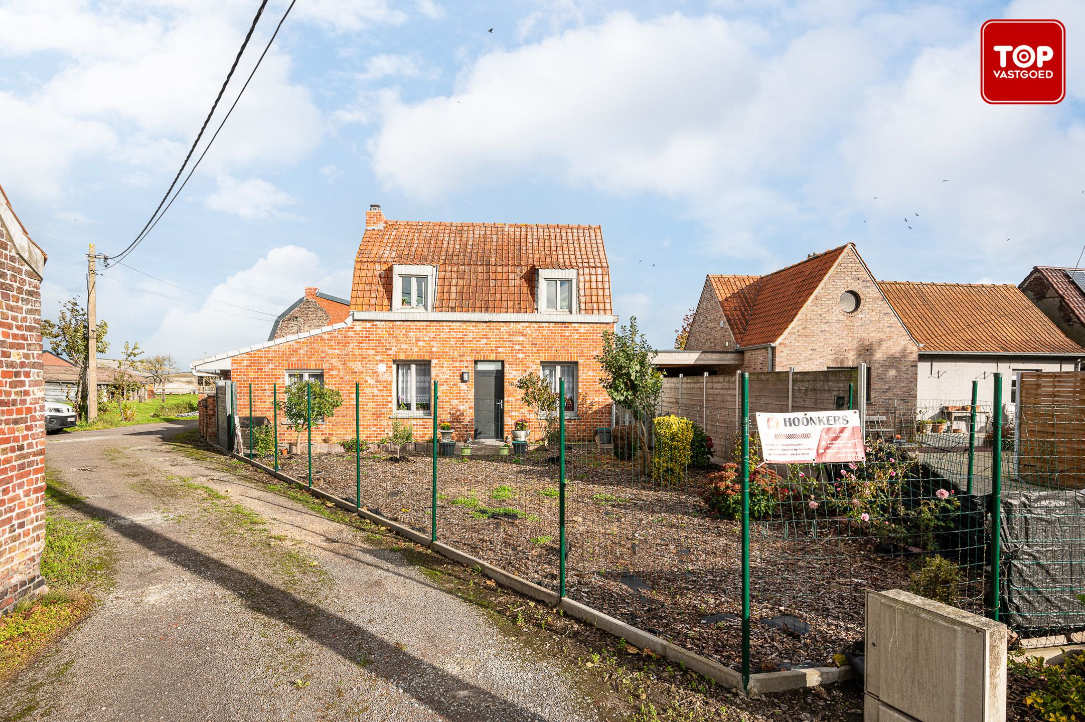 Landelijk gelegen woning met veel potentieel foto 26