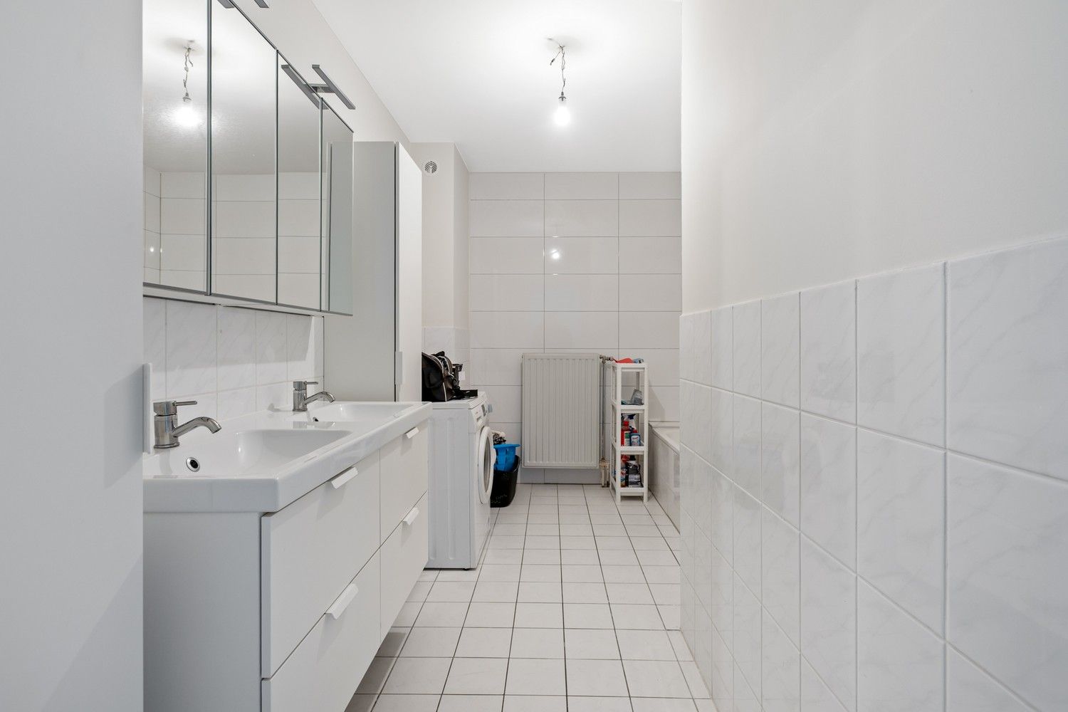 Ruim appartement met autostaanplaats in het centrum van Merksem! foto 10