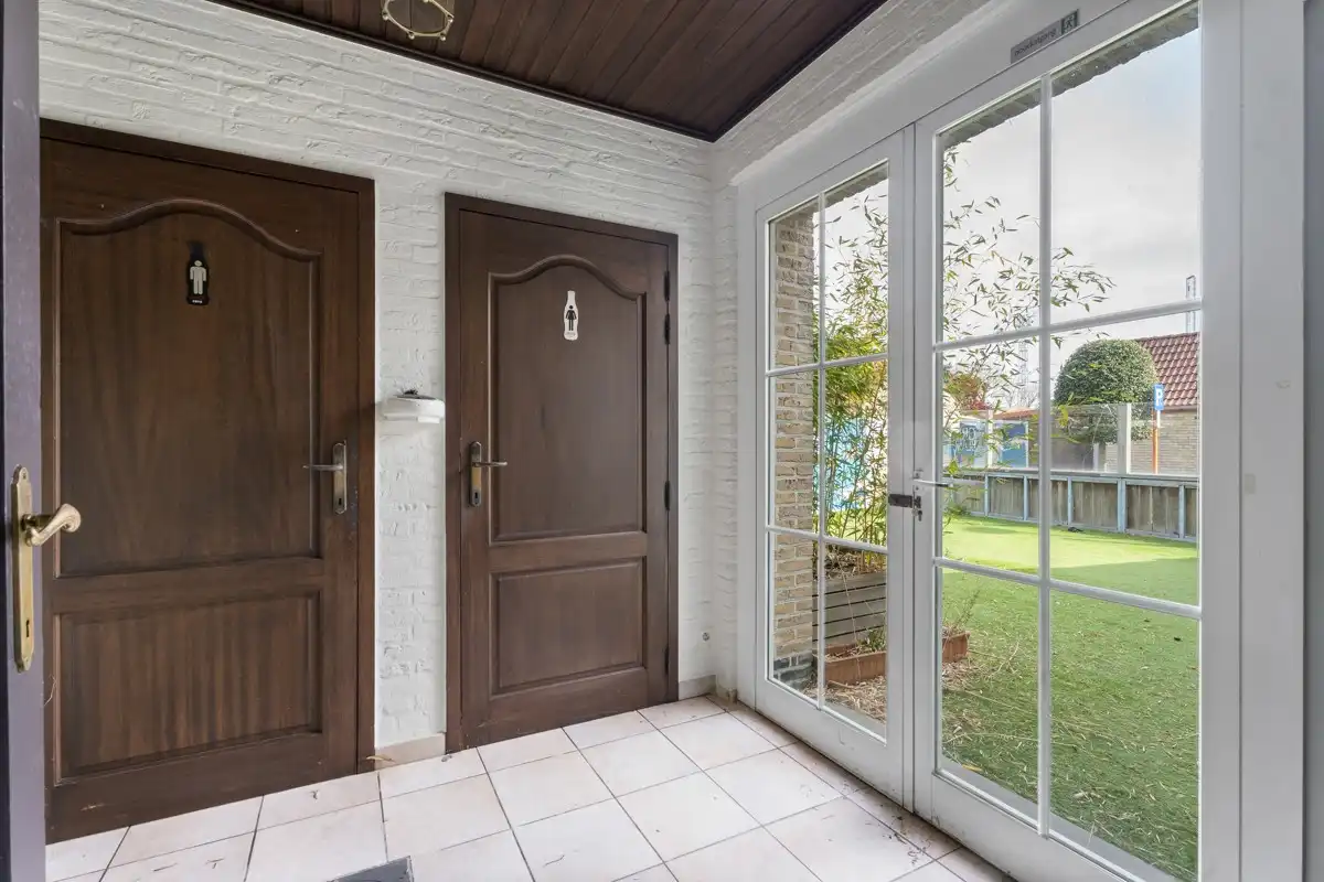 Ruime woning met handelspand te koop in De Panne foto 7