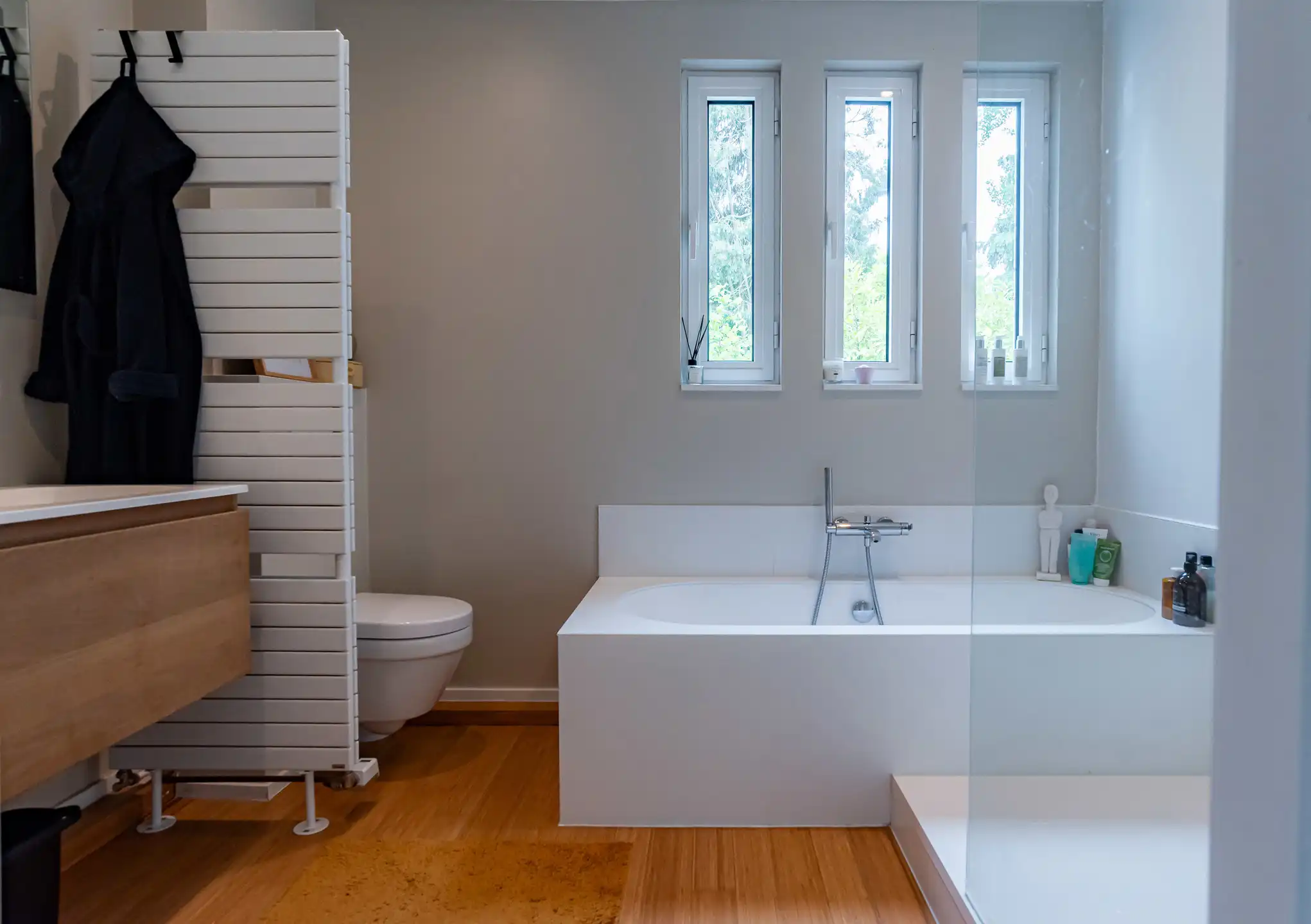 Prachtig gerenoveerde halfopen woning op een mooi perceel foto 16