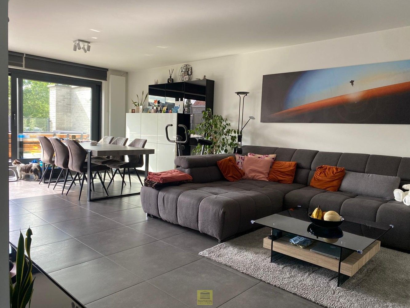 Modern en ruim appartement met groot aangenaam terras . foto 14