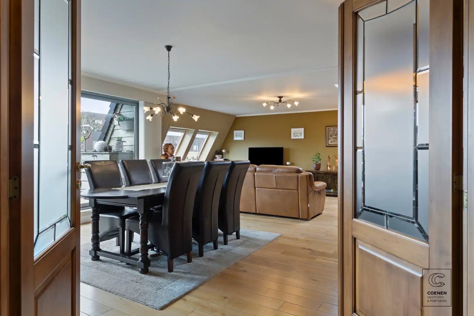 Ruim en stijlvol appartement van 146m² met zonnig terras in Lier!  foto 2