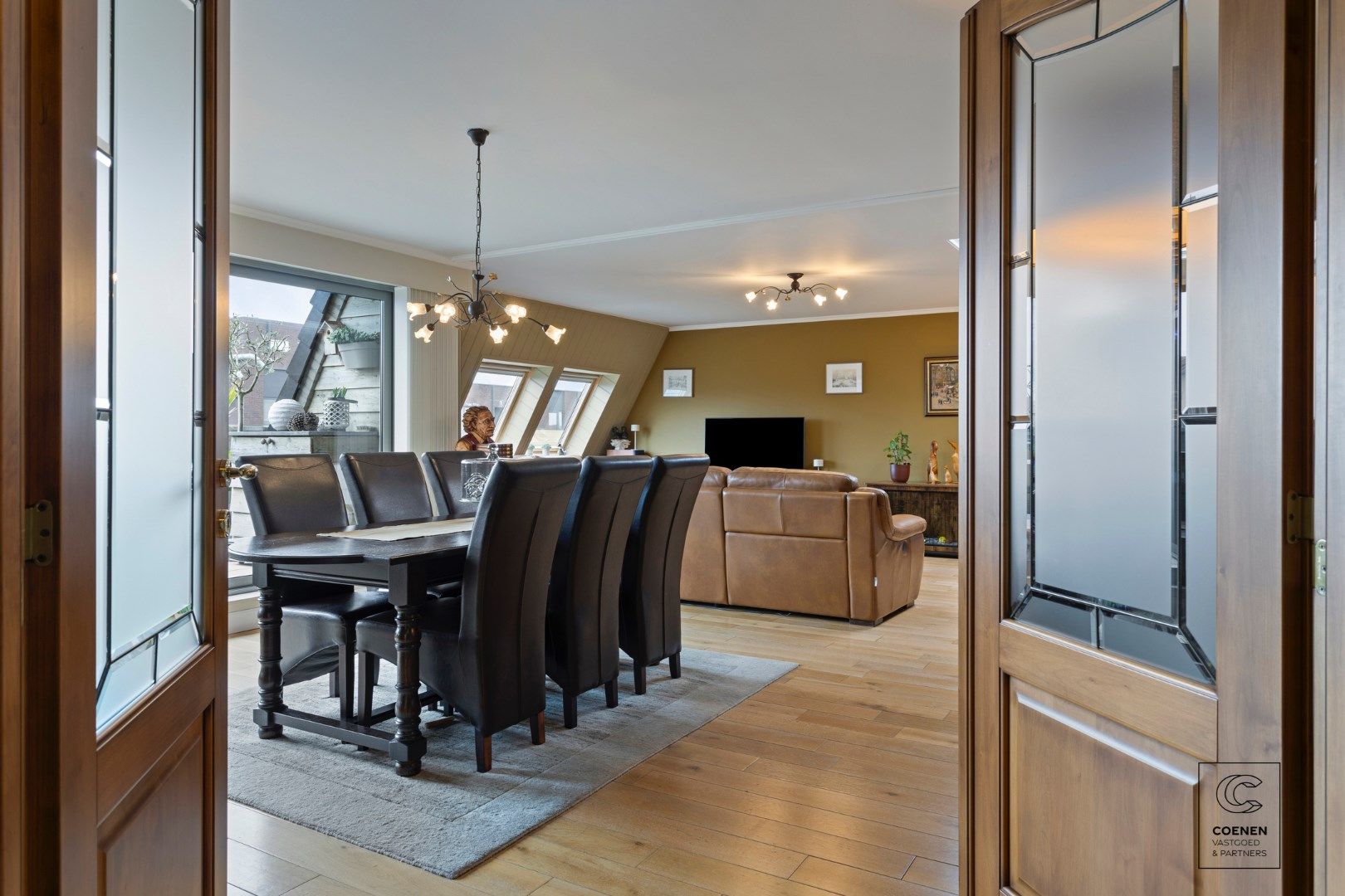 Ruim en stijlvol appartement van 146m² met zonnig terras in Lier!  foto 2