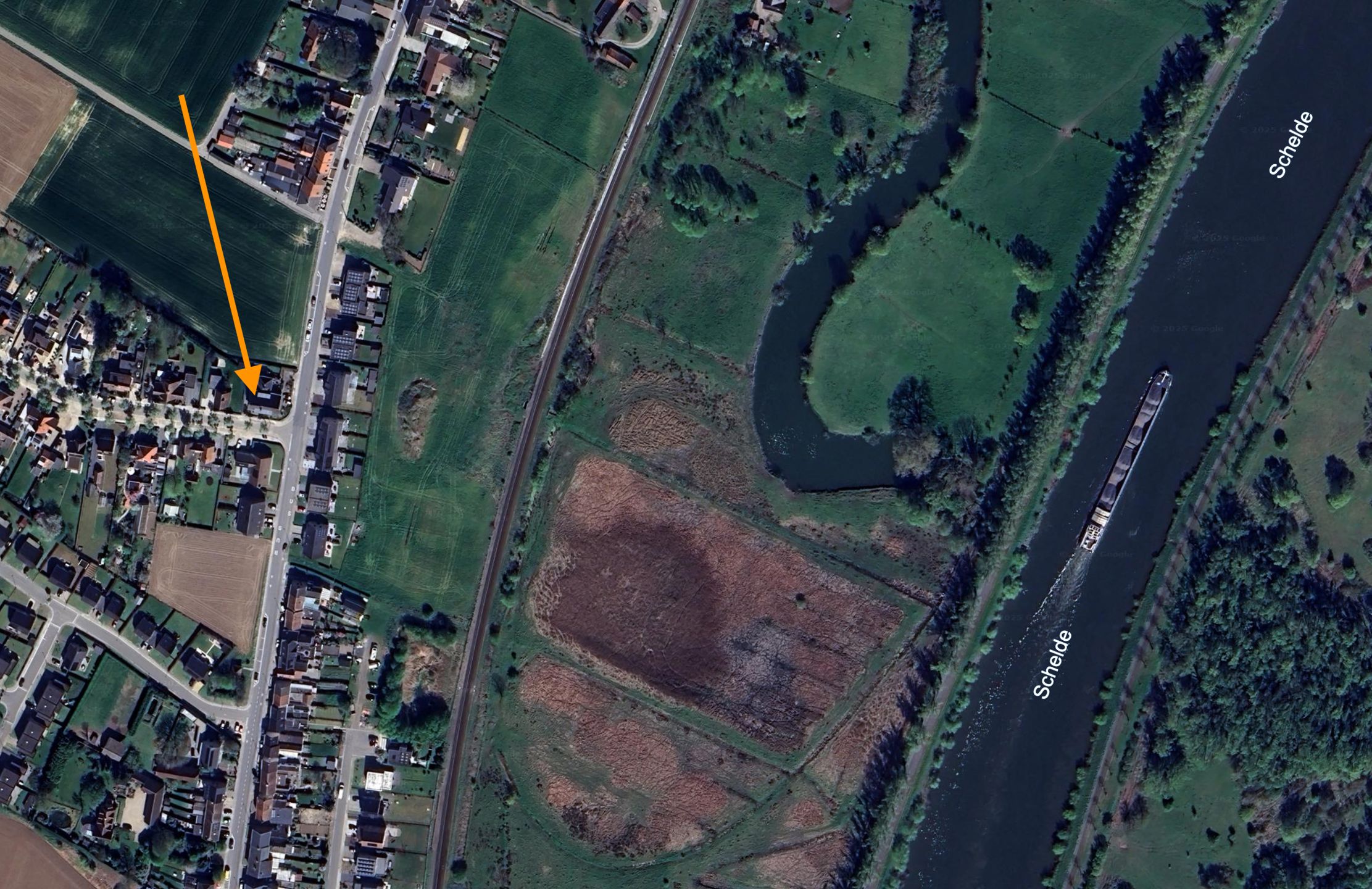 Te renoveren solide woning met garage op uitstekende locatie foto 27