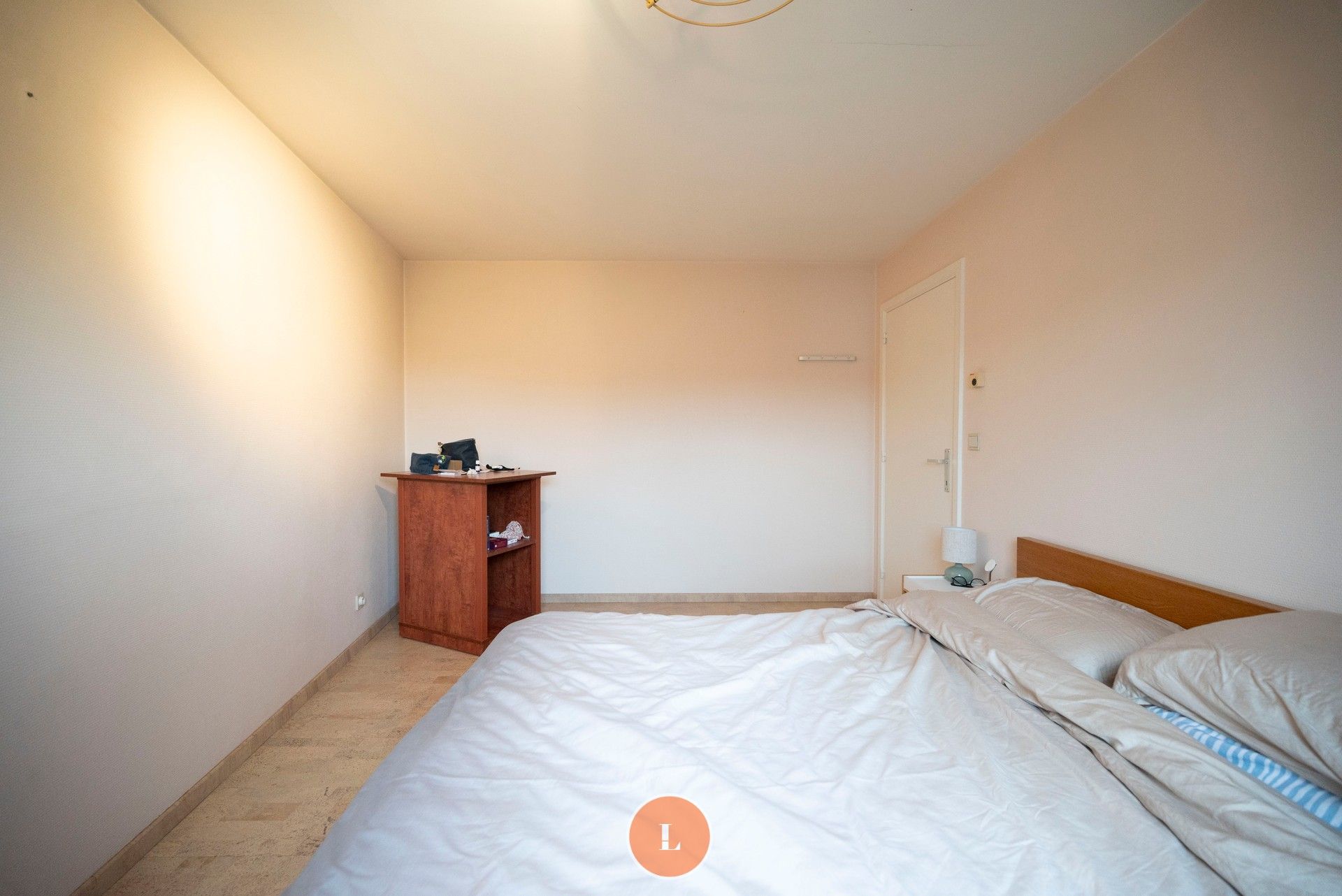 Handelspand met instapklaar zeer ruim duplexappartement. foto 13