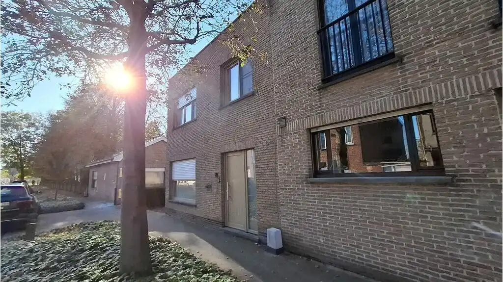 Ruime woning met garage te koop in Assebroek Brugge foto 19