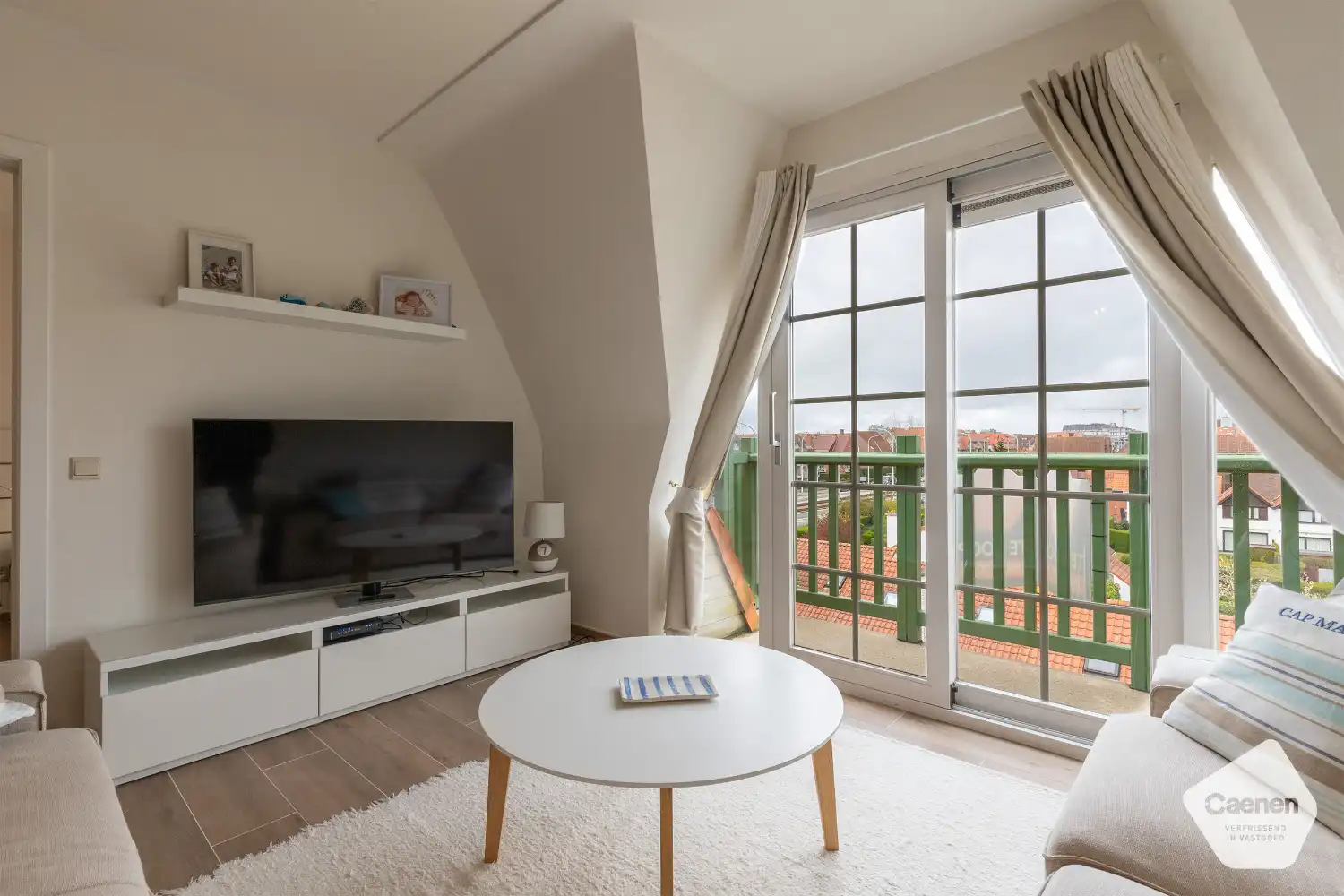 Volledig gerenoveerd appartement met 1 slaapkamer en mooi zicht foto 2