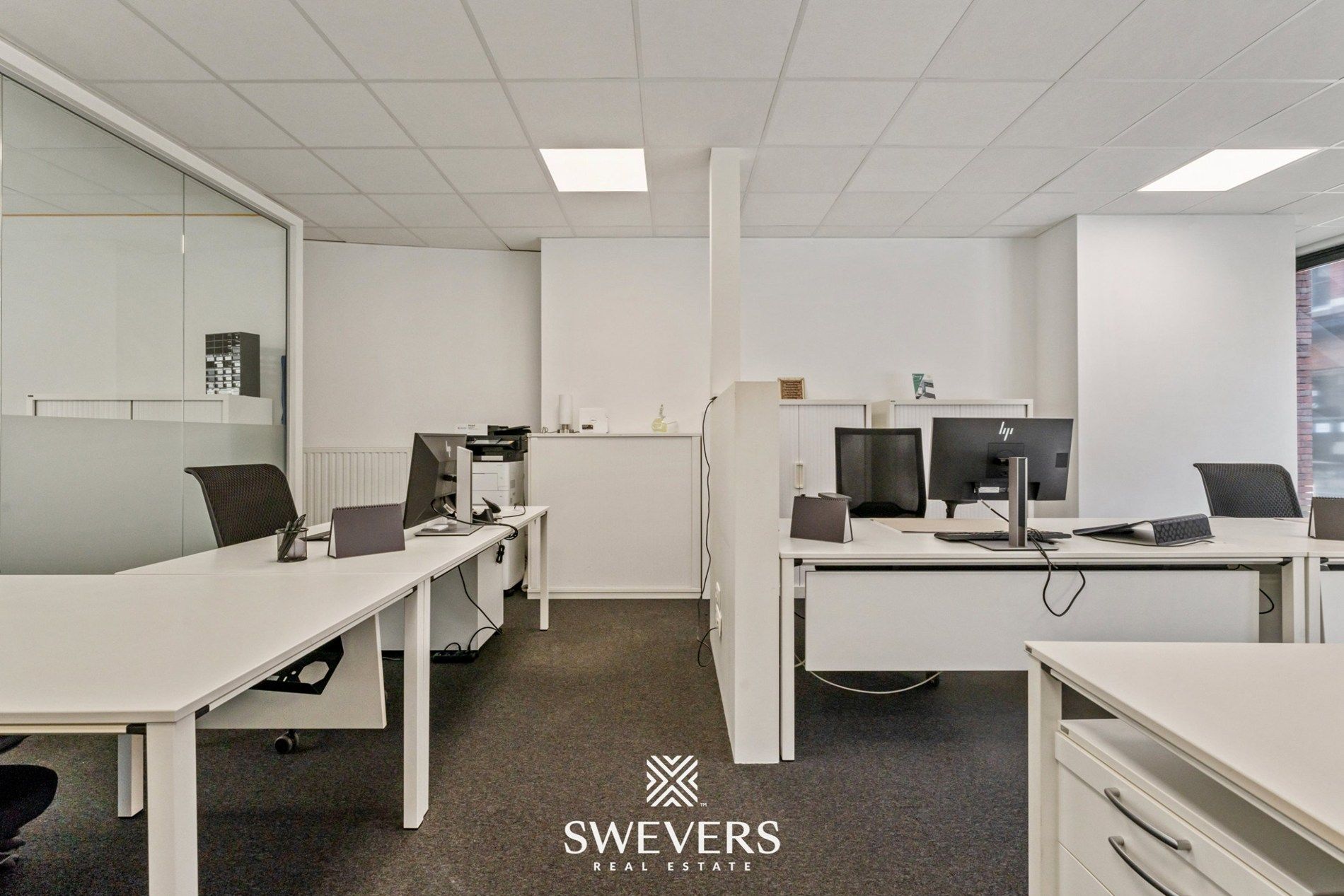 Instapklaar handelspand van 127 m² op toplocatie in Beringen foto 13