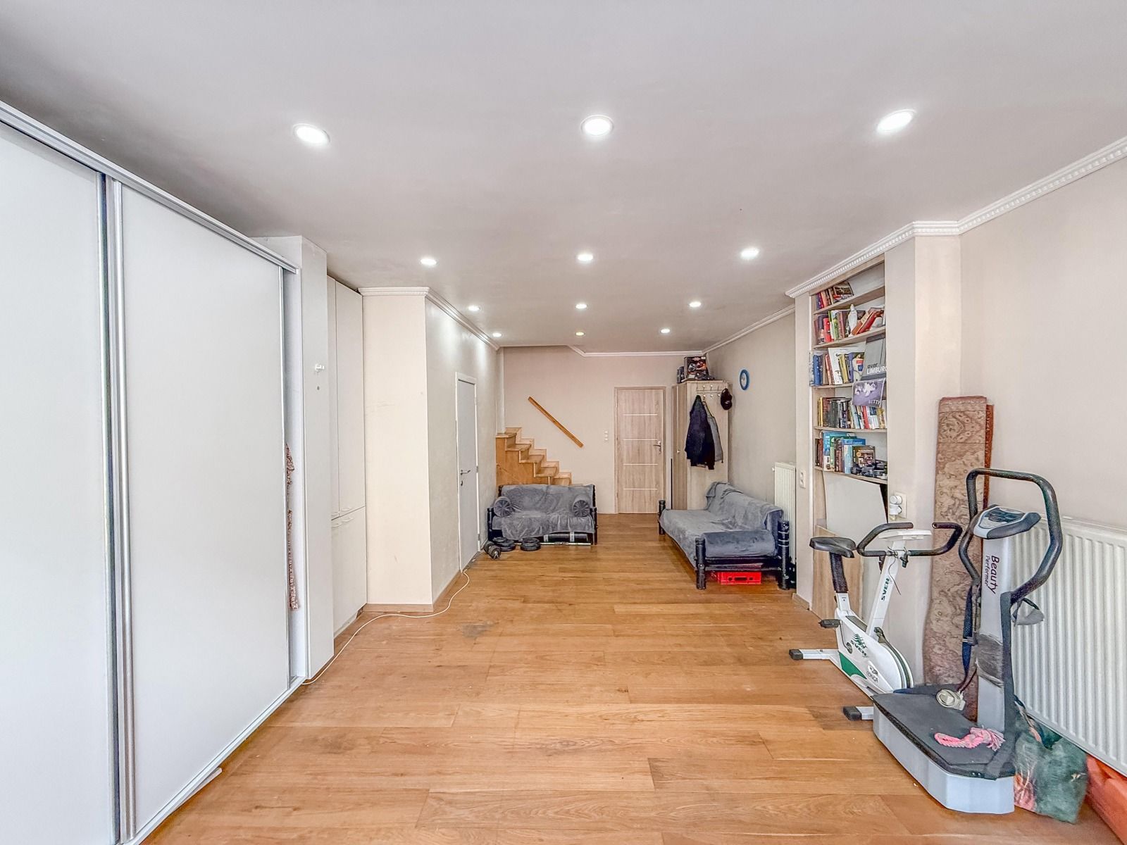 Ruime, instapklare (handels)woning in hartje Temse foto 4