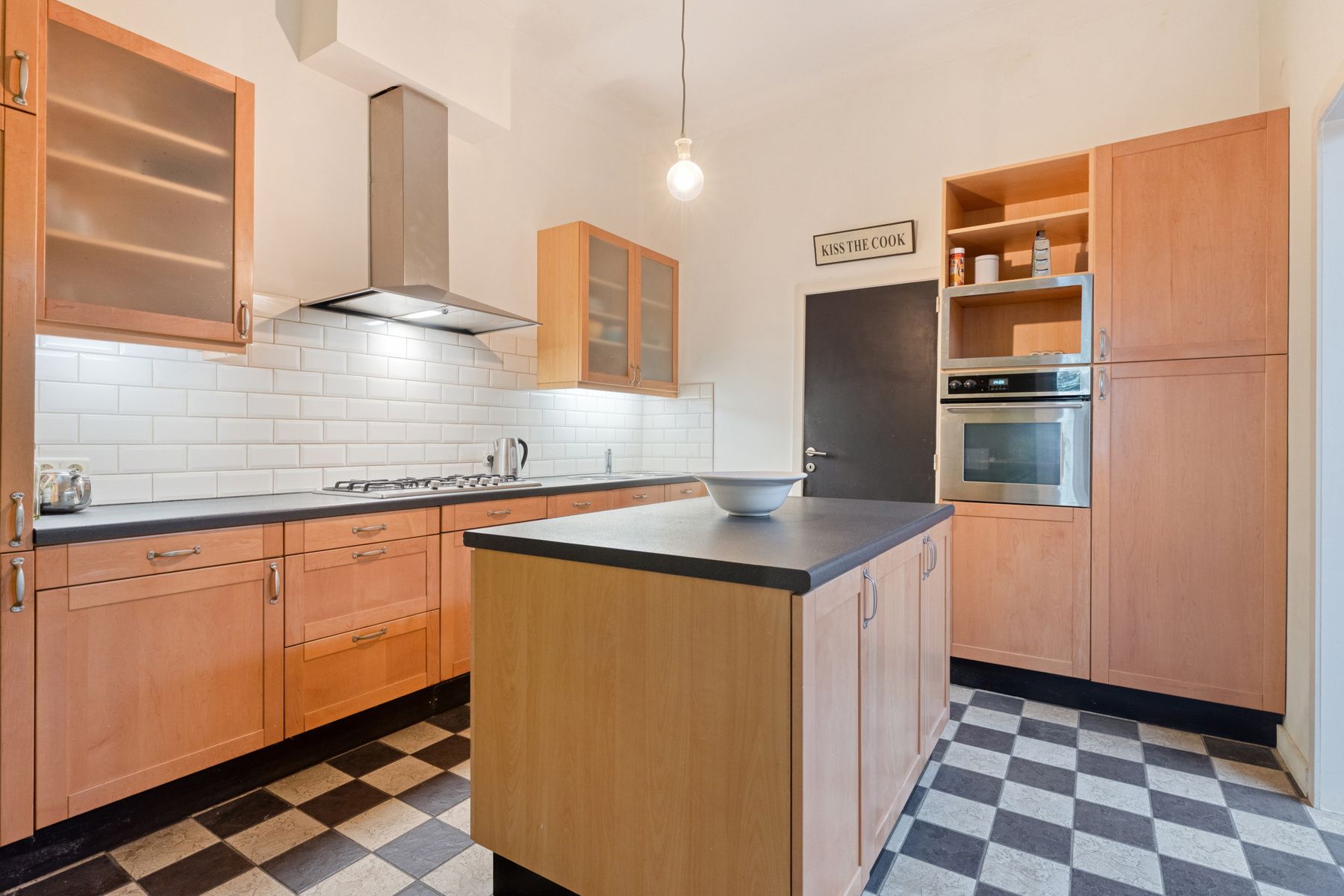 Karaktervolle woning met 3-4 slaapkamers en tuin. foto 8