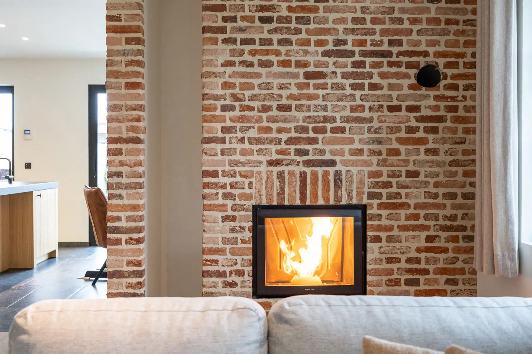 Kwaliteitsvolle energiezuinige woning met 5 slaapkamers in Merksplas. foto 5