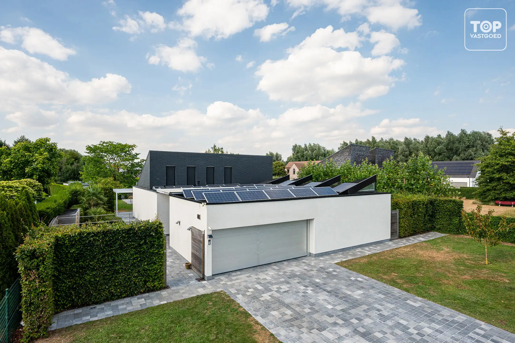 Passieve moderne villa met zwembad. foto 2