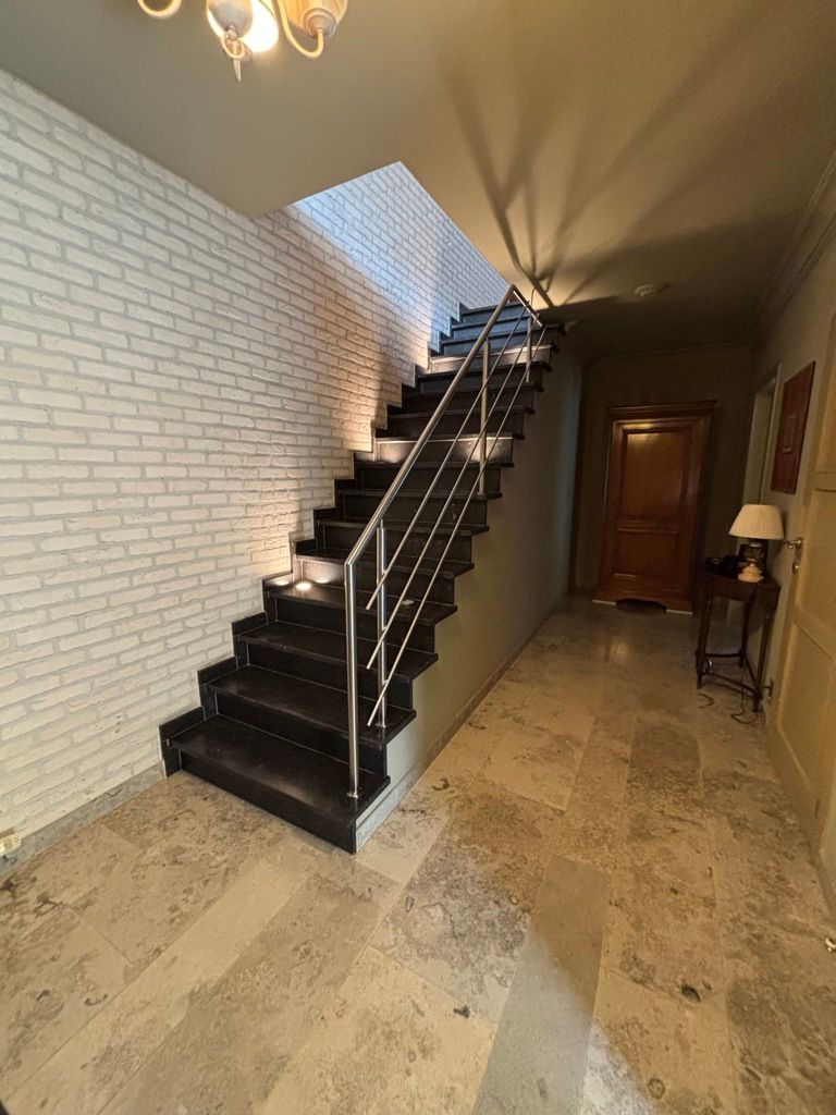 Prachtige villa met 3 slpk te huur! foto 2