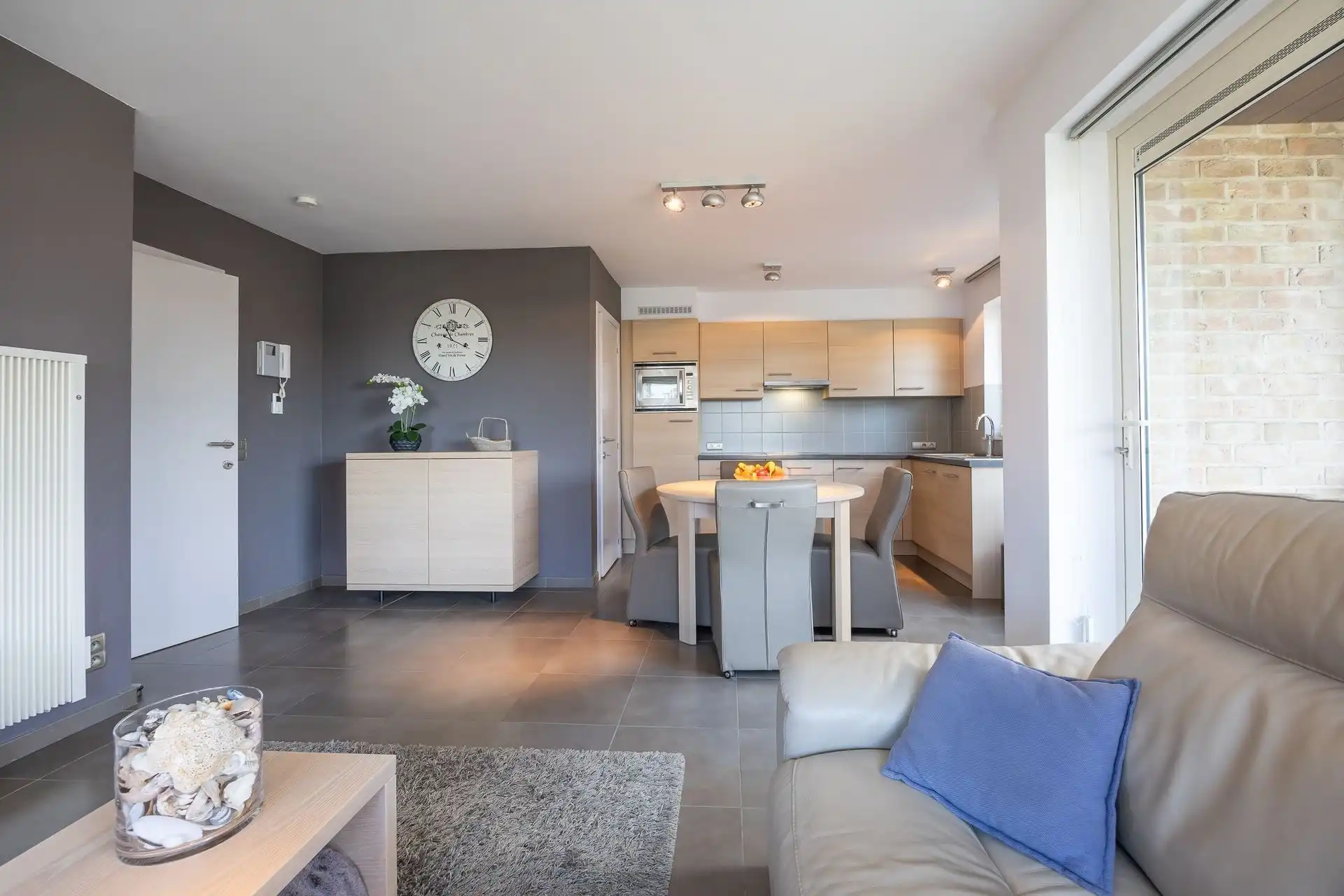 Zonnig 2 slpk hoekappartement met zuidgericht terras, garagebox, kelder en staanplaats foto 17