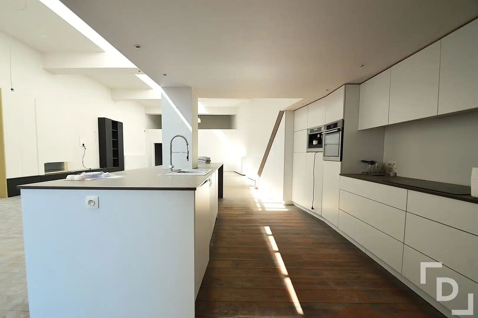 Exclusieve en ruime loft te koop in het hart van Ieper. foto 10