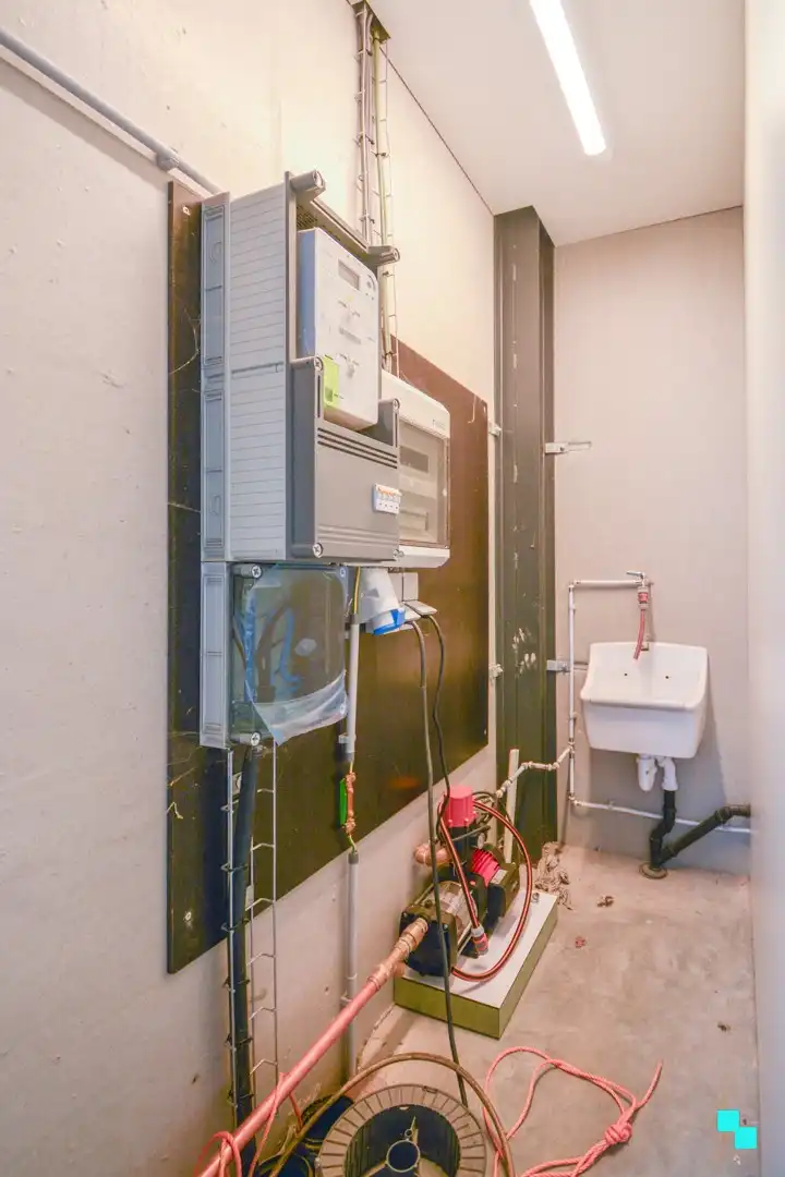 Nieuwbouw KMO-unit van ca. 225 m² te Izegem foto 12