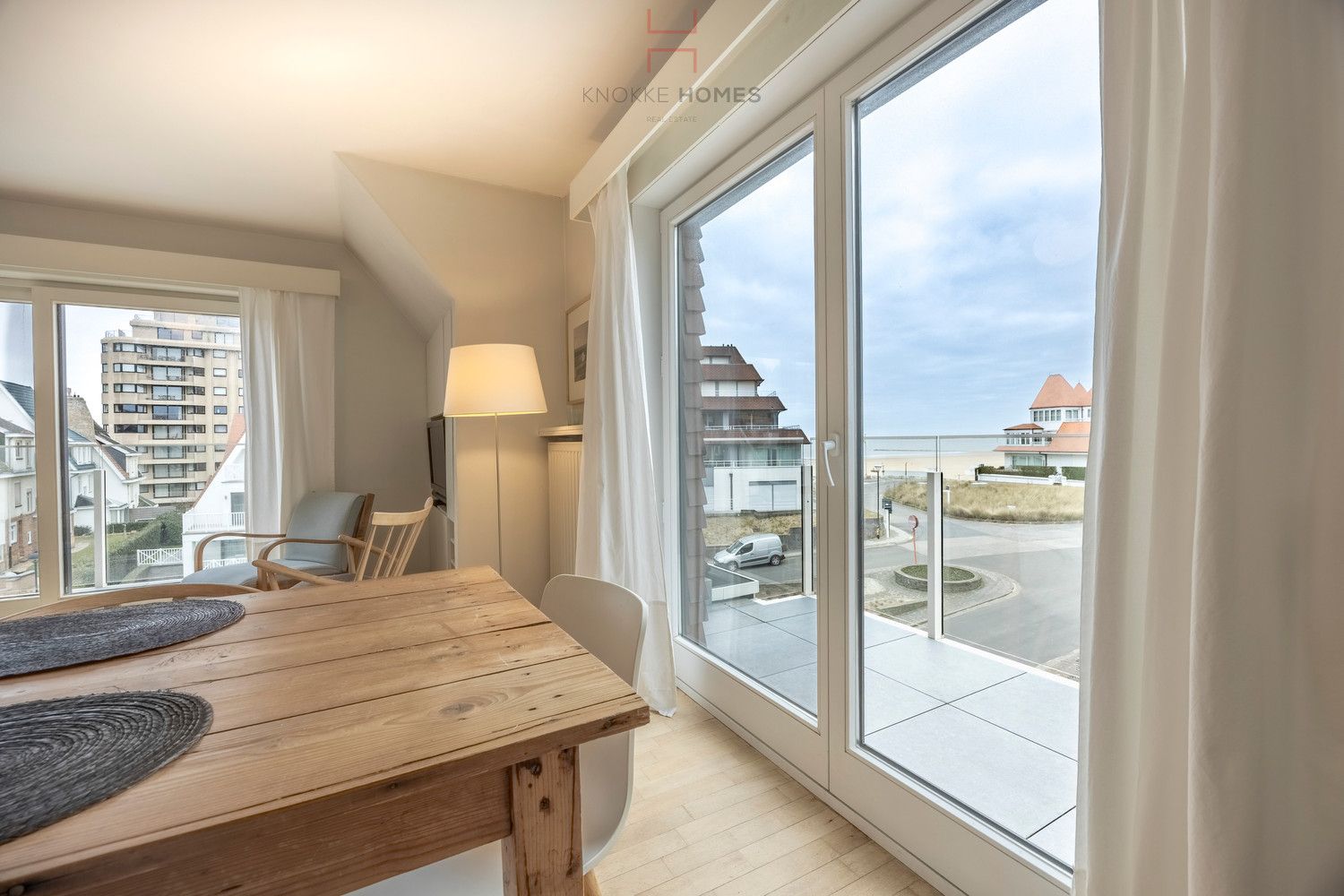 Mooi vakantie-appartement met zongerichte terrassen en open zicht te Duinbergen foto 13
