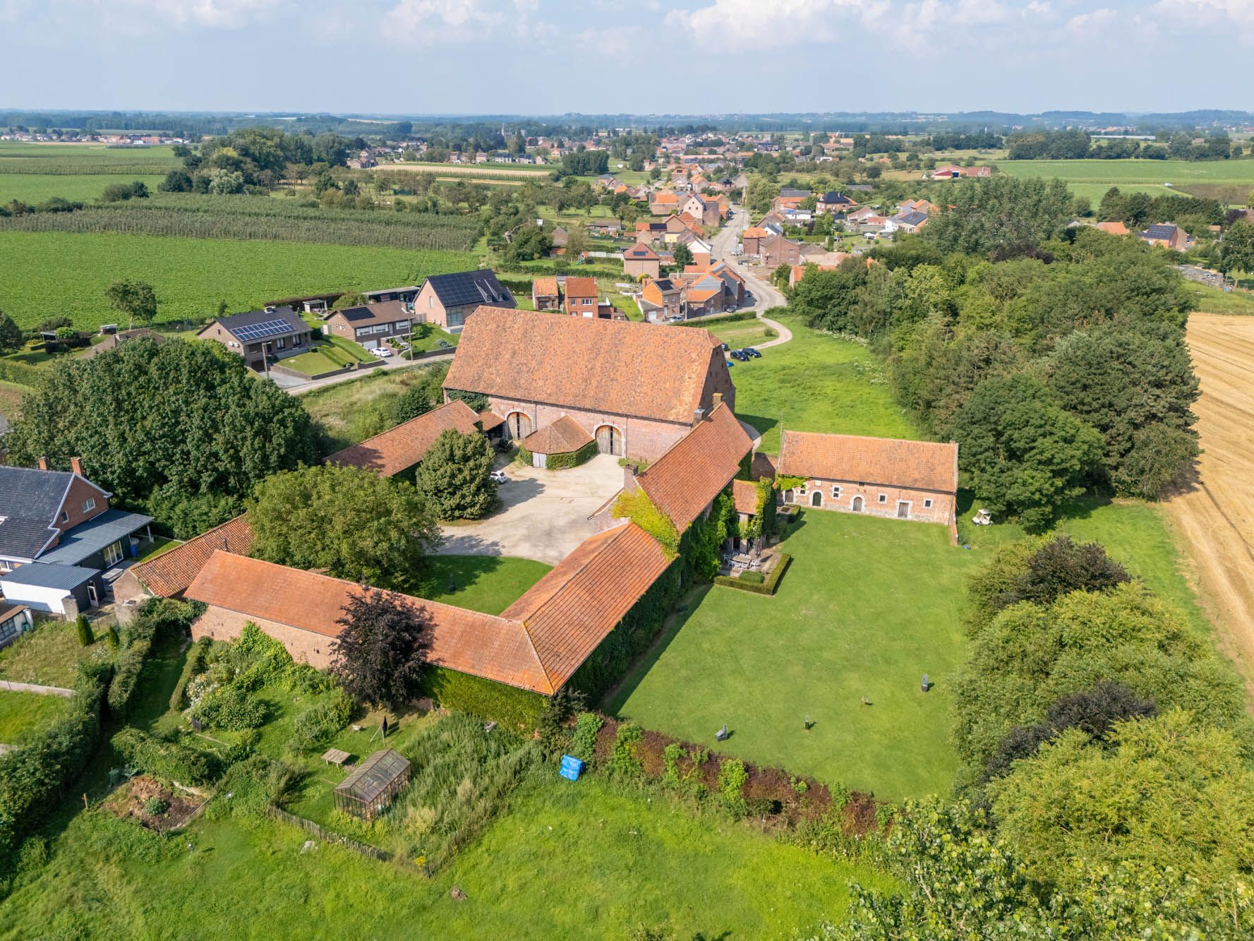 Hoofdfoto van de publicatie: Unieke historische hoeve met veel mogelijkheden in Heers