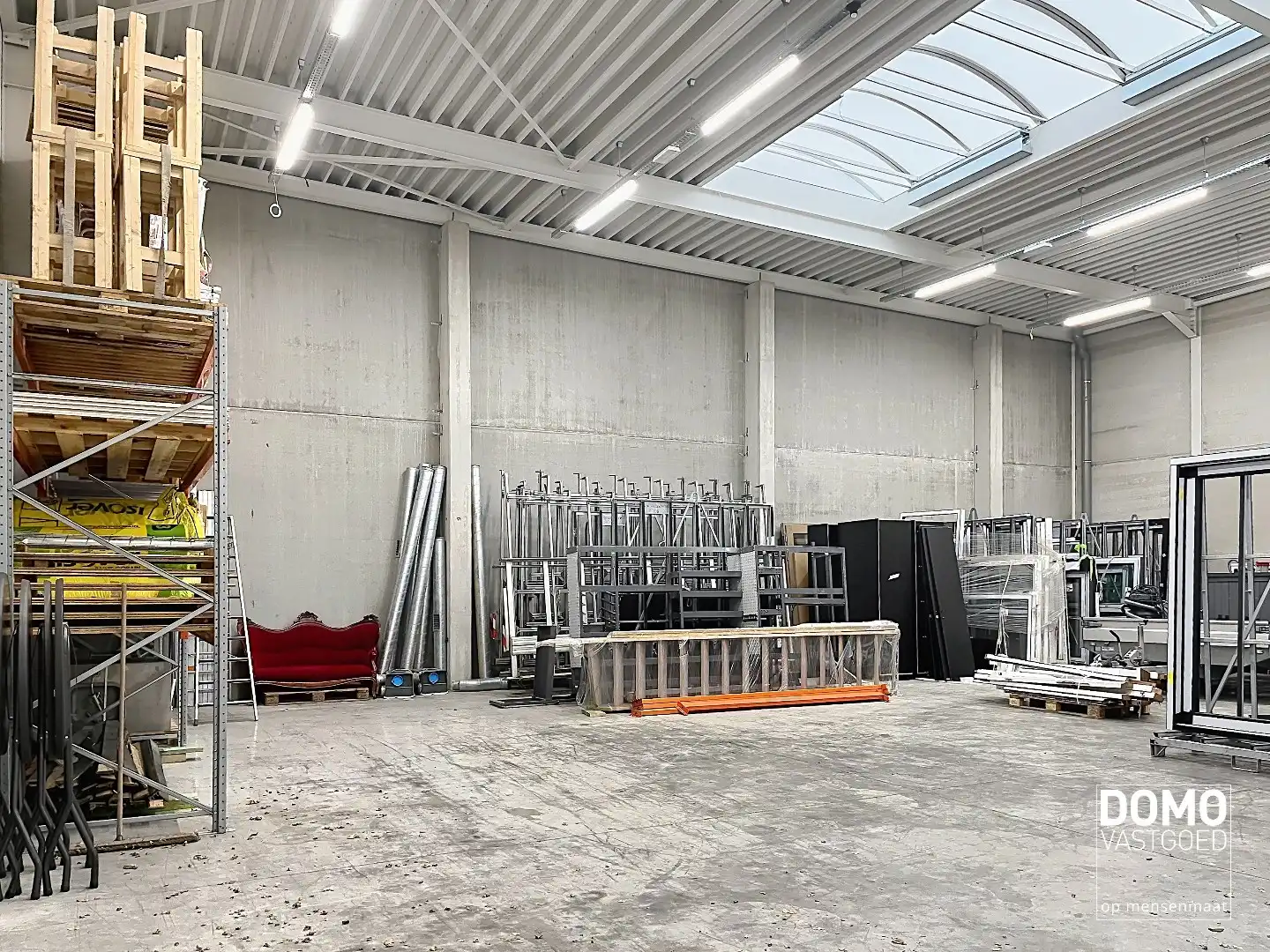 INSTAPKLARE KMO-UNIT OP STRATEGISCHE LOCATIE IN BERBROEK foto {{pictureIndex}}