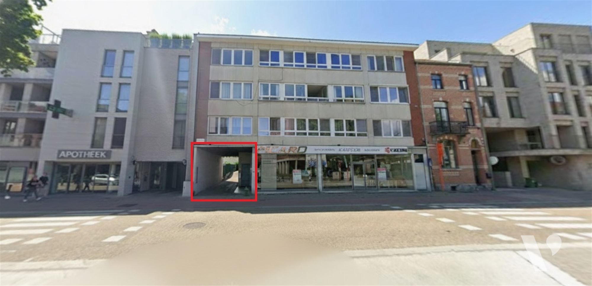 Ruime ondergrondse/bovengrondse autostaanplaats te huur foto {{pictureIndex}}