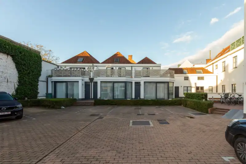 Roeselare : Instapklare hoek duplexappartement met 1 slaapkamer (kan opgesplitst worden )  met ruim terras nabij centrum + zolder foto 9