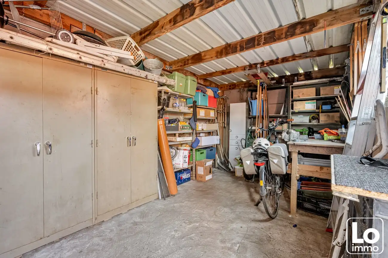 Te renoveren halfopen starterswoning met garagebox op makkelijk bereikbare locatie nabij het centrum van Desteldonk! foto 18