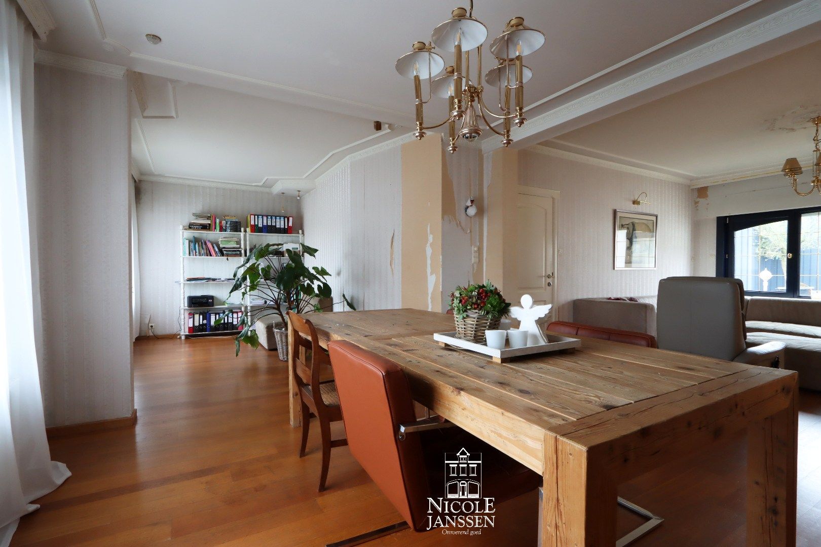 Ruime gezinswoning met loods  foto 8