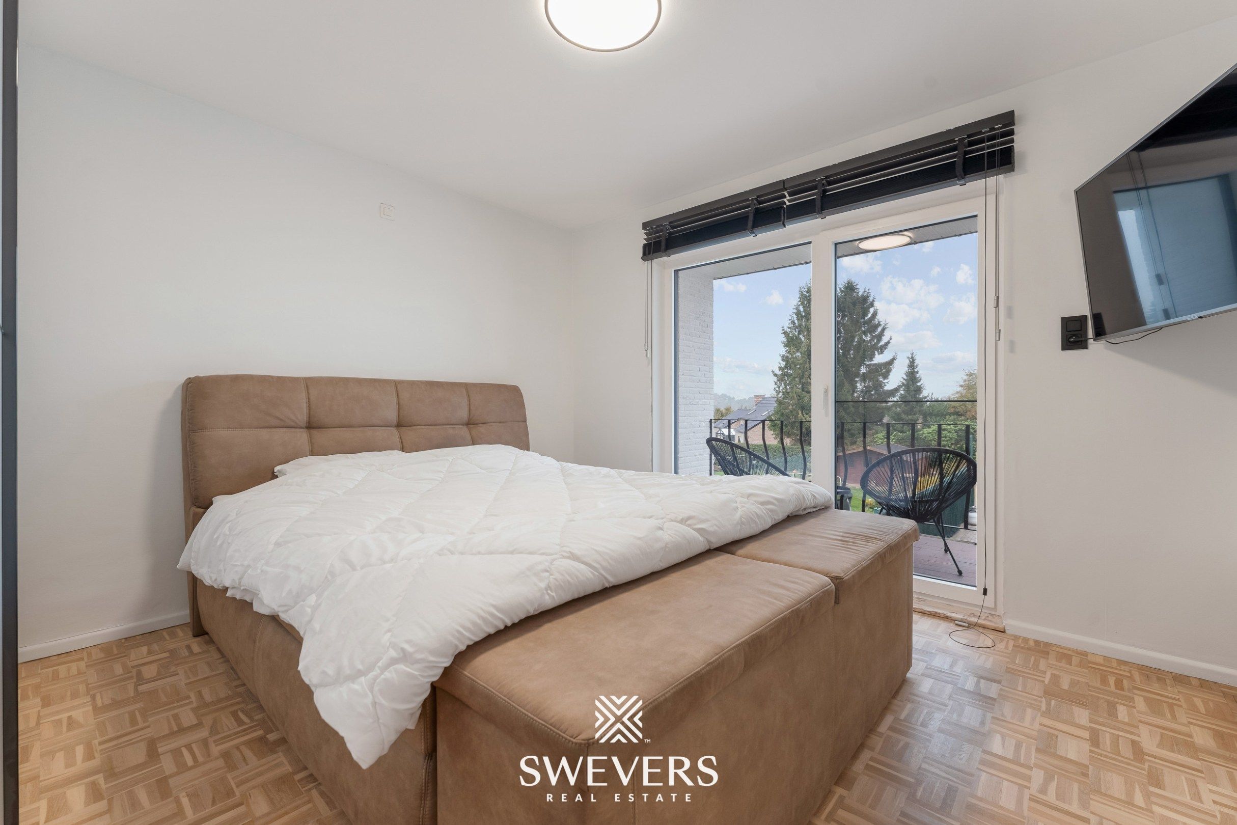 Volledig vernieuwd pareltje met terras, balkon & loods in Riemst foto 11